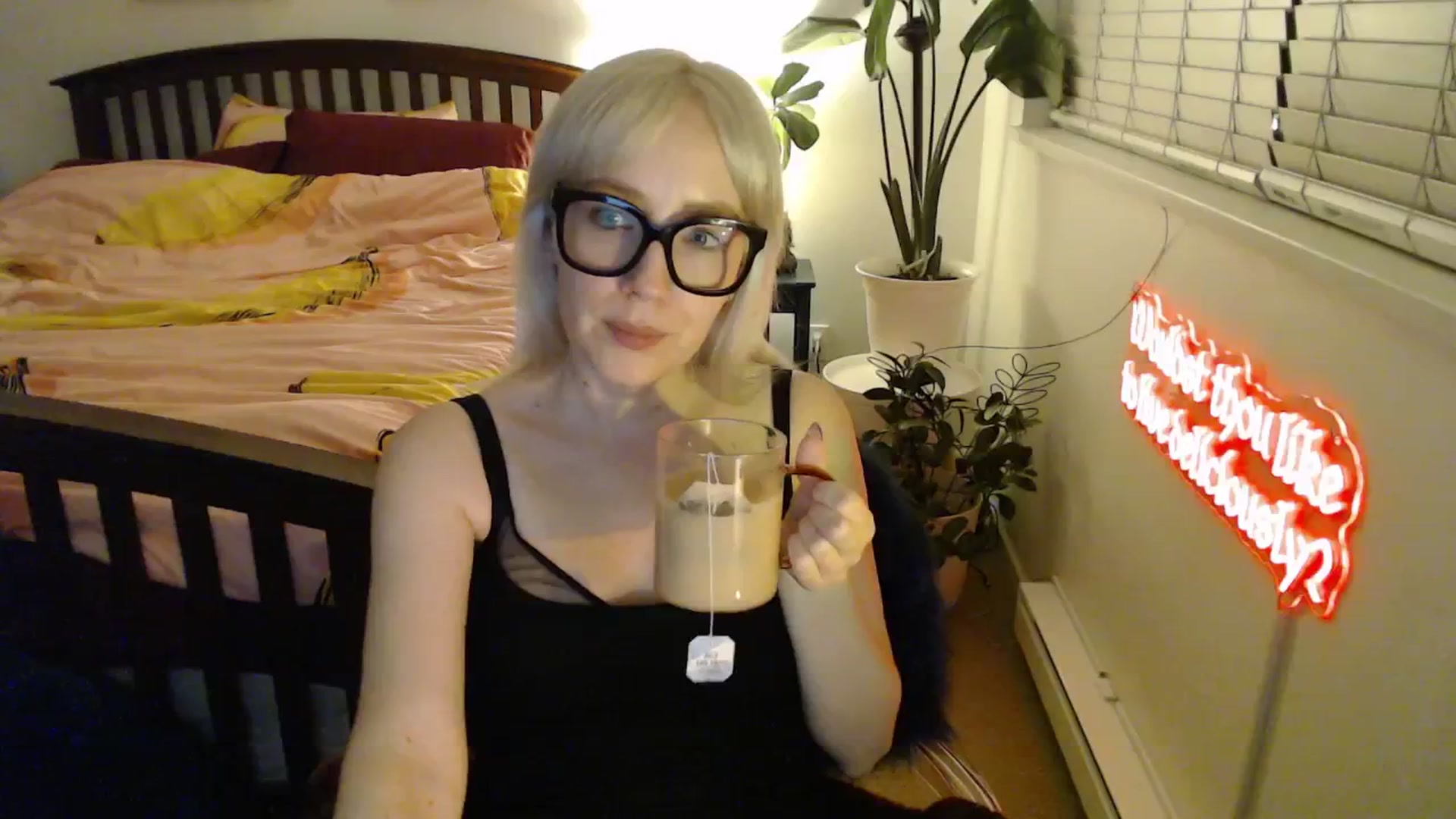Gallery image thumbnail from NahlaHoney's myfreecams stream on, 11/04/2025, 04:41 image 20 of 20