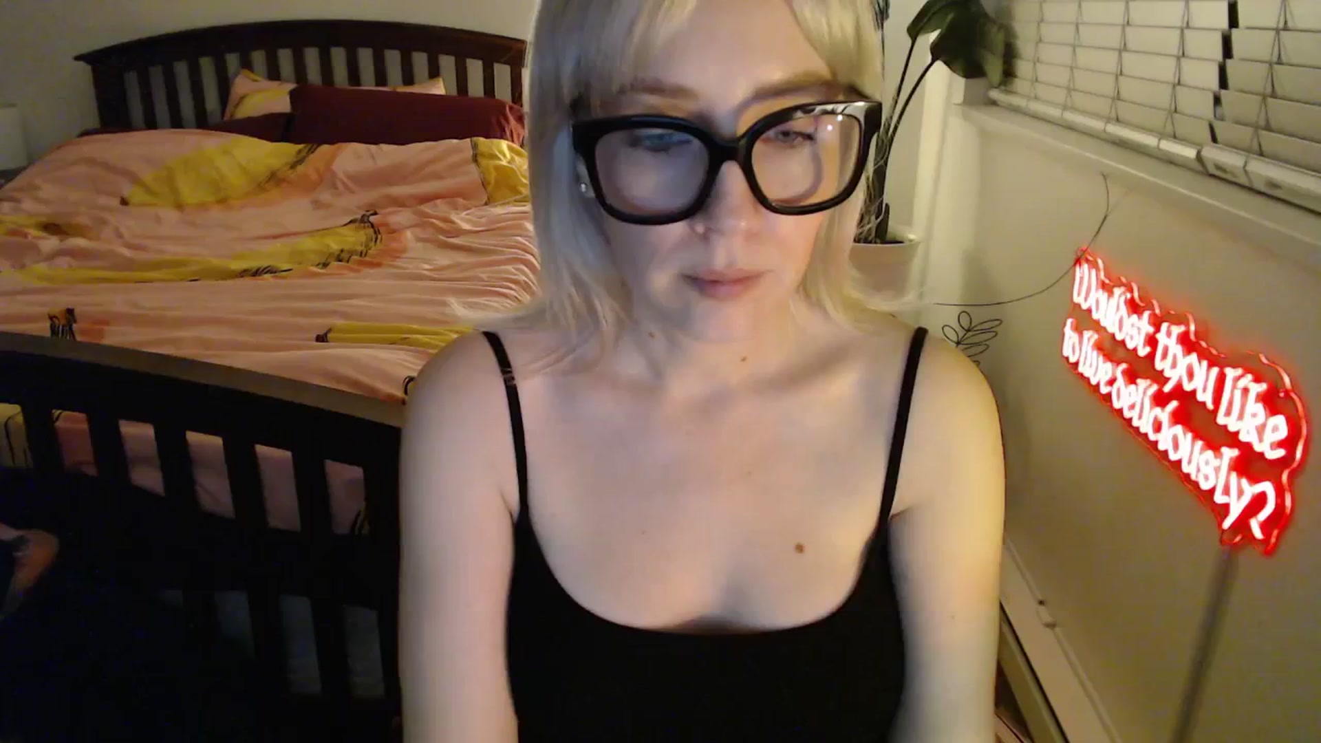 Gallery image thumbnail from NahlaHoney's myfreecams stream on, 11/04/2025, 04:41 image 5 of 20