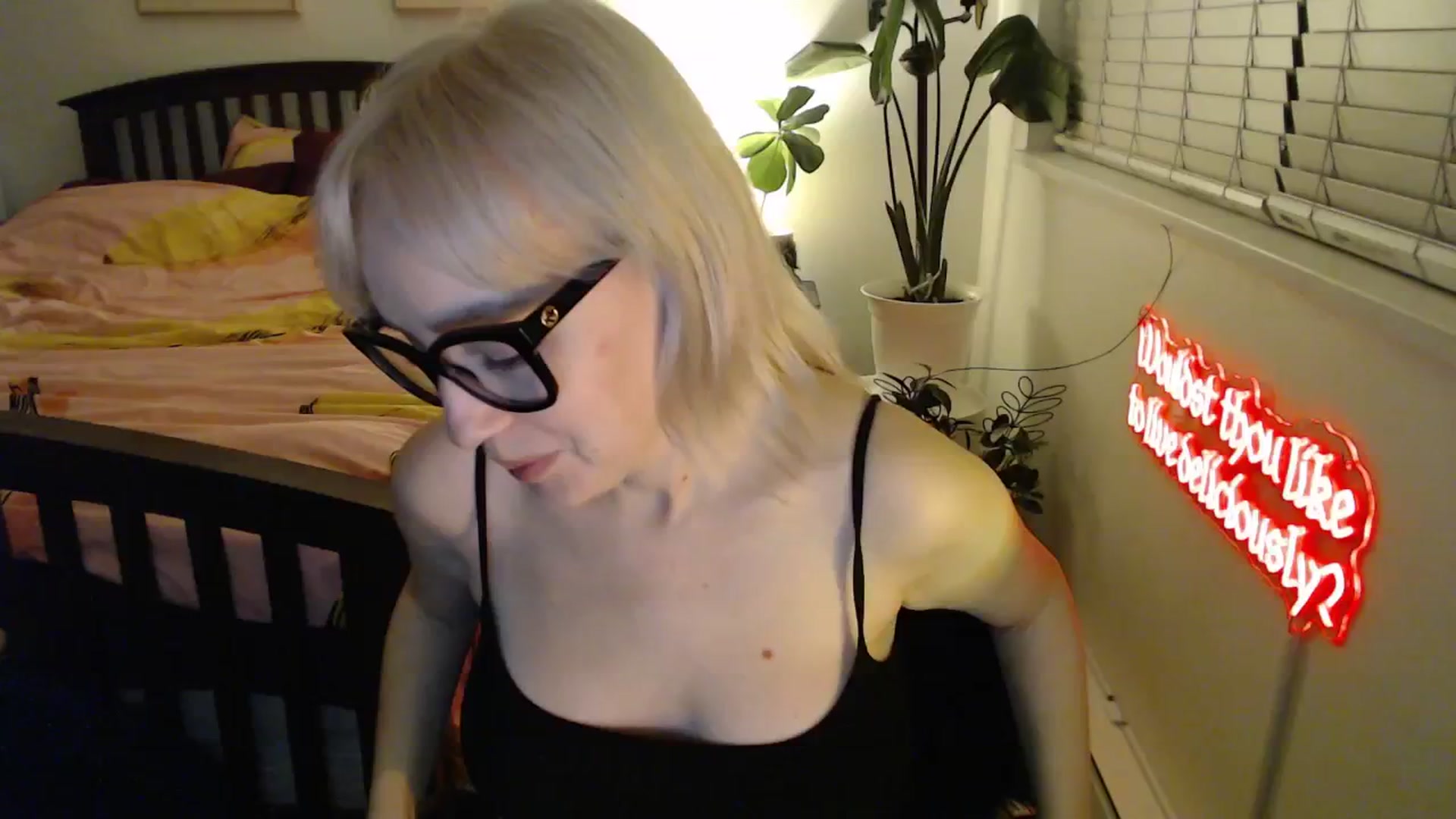 Gallery image thumbnail from NahlaHoney's myfreecams stream on, 11/04/2025, 04:41 image 9 of 20