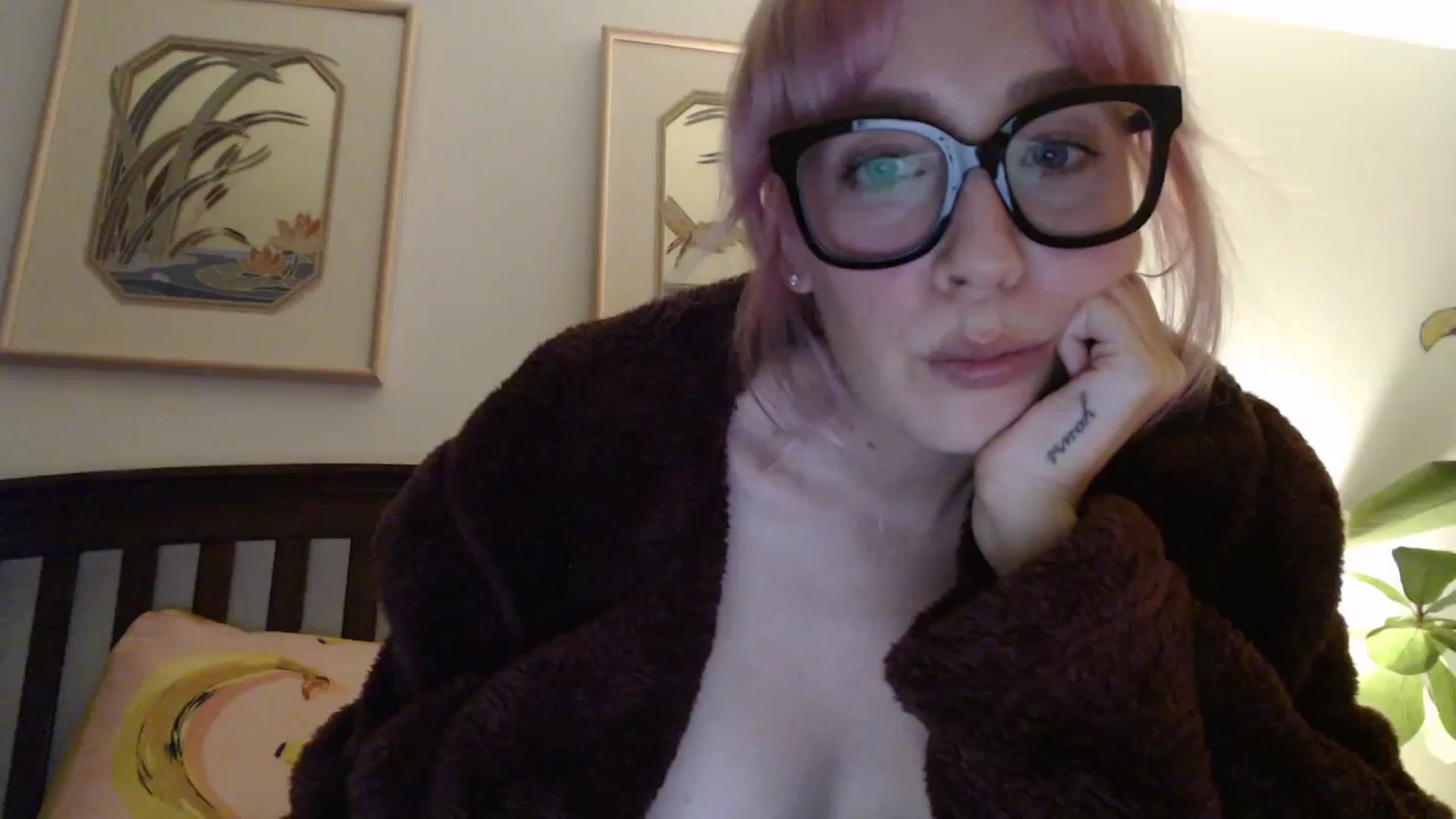 Gallery image thumbnail from NahlaHoney's myfreecams stream on, 11/08/2025, 06:32 image 17 of 20