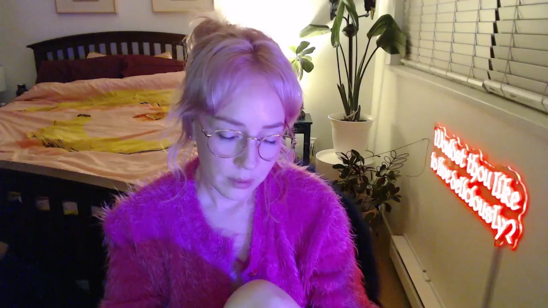 Gallery image thumbnail from NahlaHoney's myfreecams stream on, 11/12/2025, 06:17 image 4 of 20