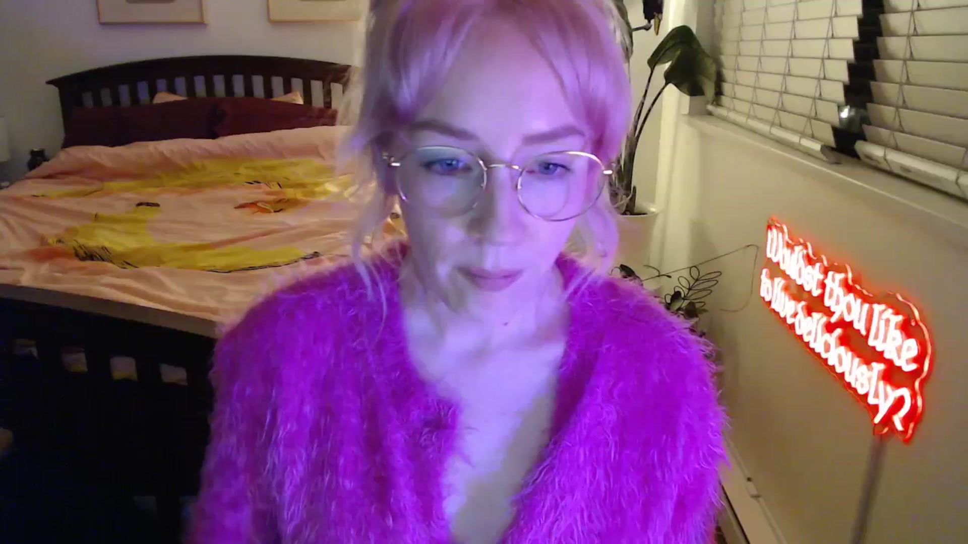 Gallery image thumbnail from NahlaHoney's myfreecams stream on, 11/12/2025, 06:17 image 10 of 20