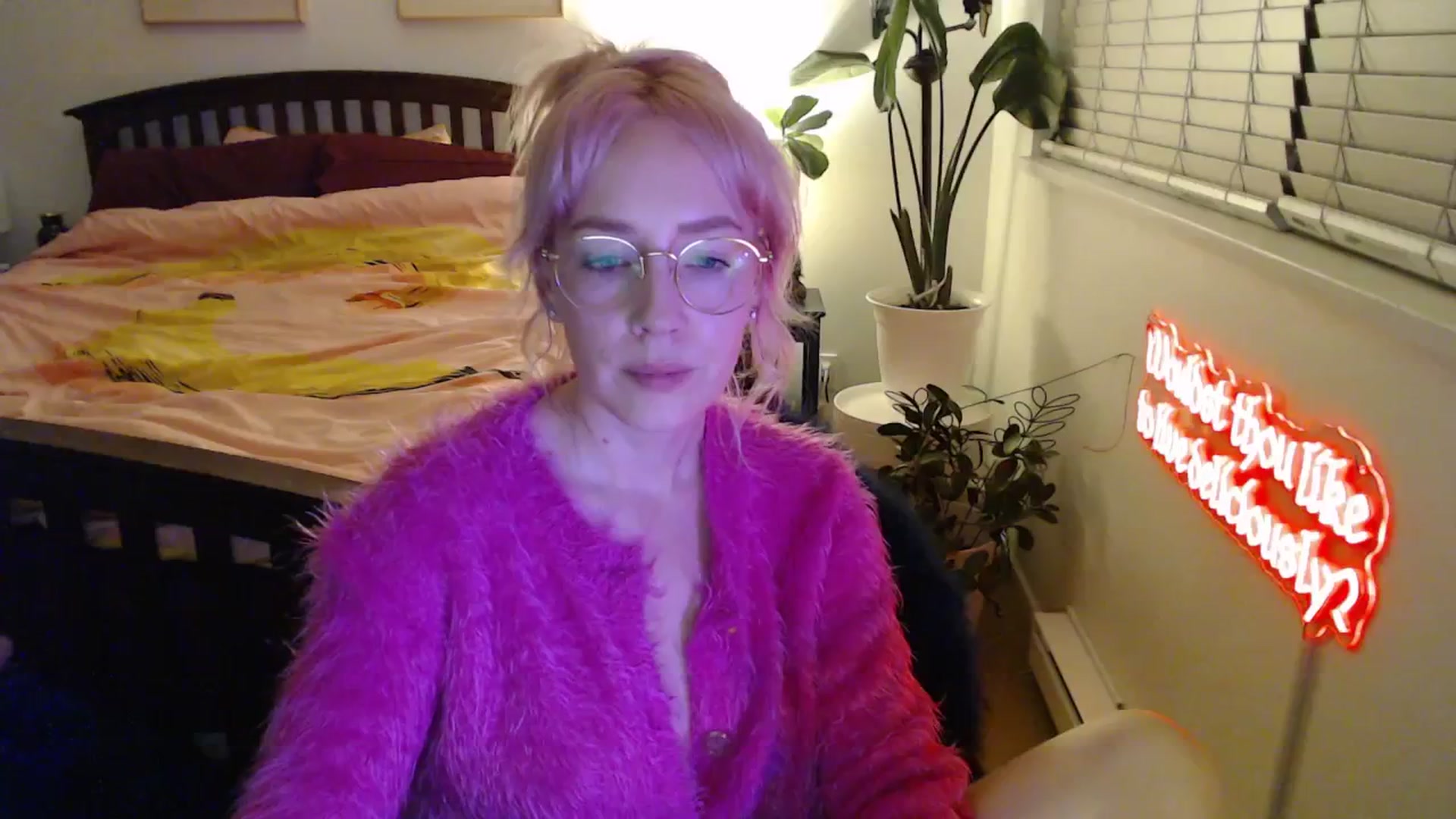 Gallery image thumbnail from NahlaHoney's myfreecams stream on, 11/12/2025, 06:17 image 17 of 20