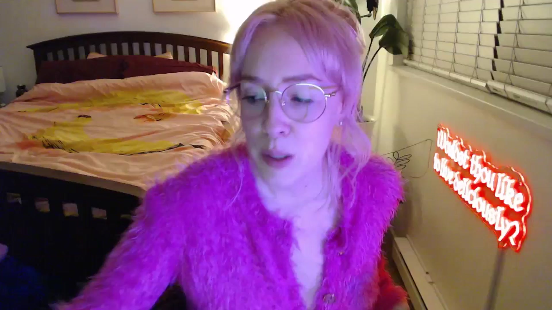Gallery image thumbnail from NahlaHoney's myfreecams stream on, 11/12/2025, 06:17 image 6 of 20