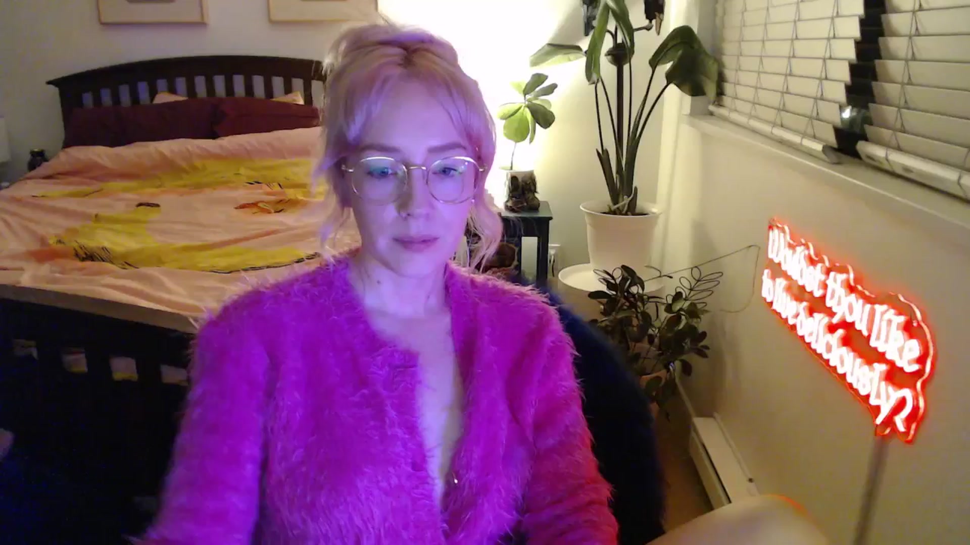 Gallery image thumbnail from NahlaHoney's myfreecams stream on, 11/12/2025, 06:17 image 9 of 20