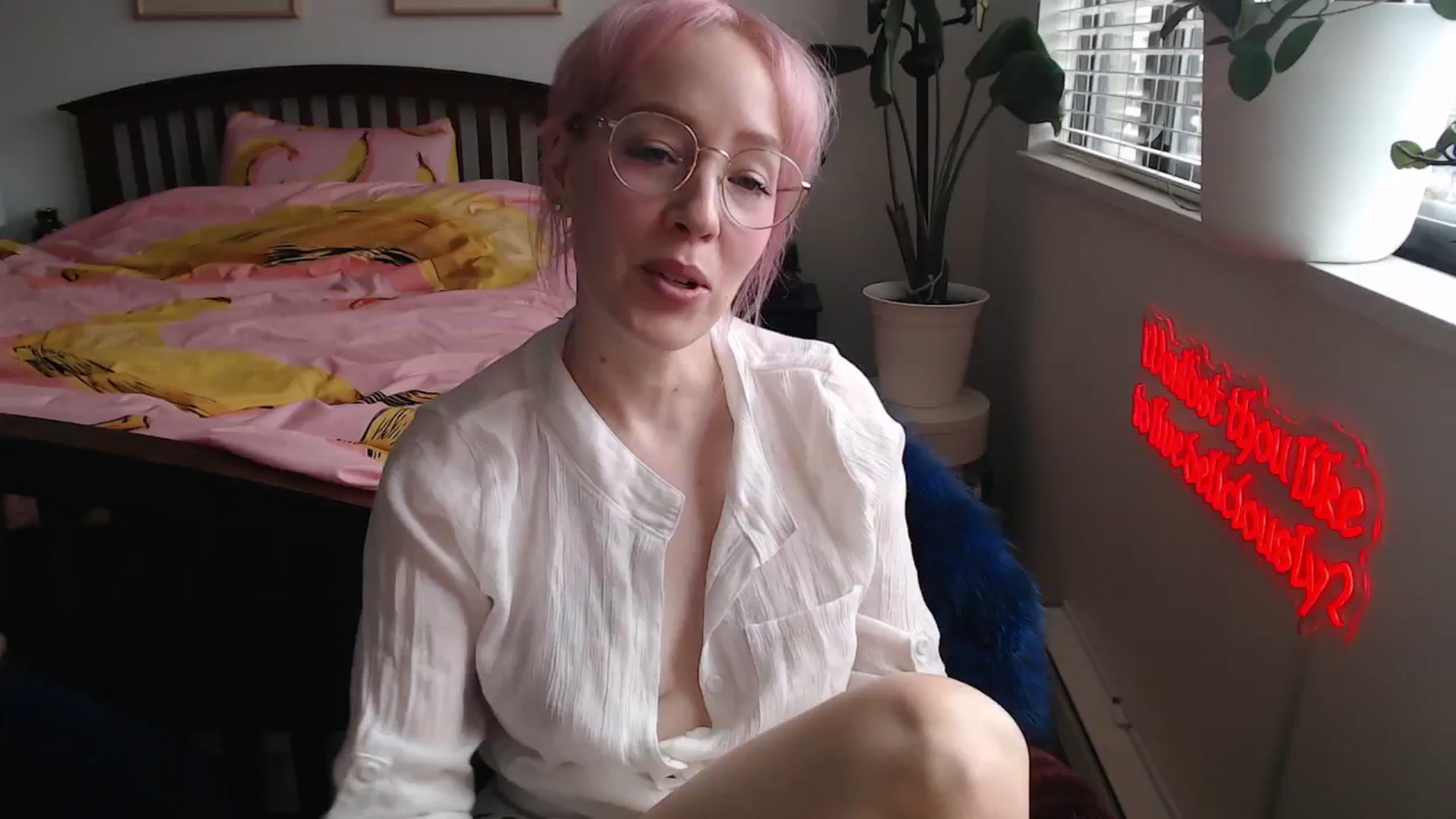 Gallery image thumbnail from NahlaHoney's myfreecams stream on, 11/12/2025, 21:54 image 7 of 20