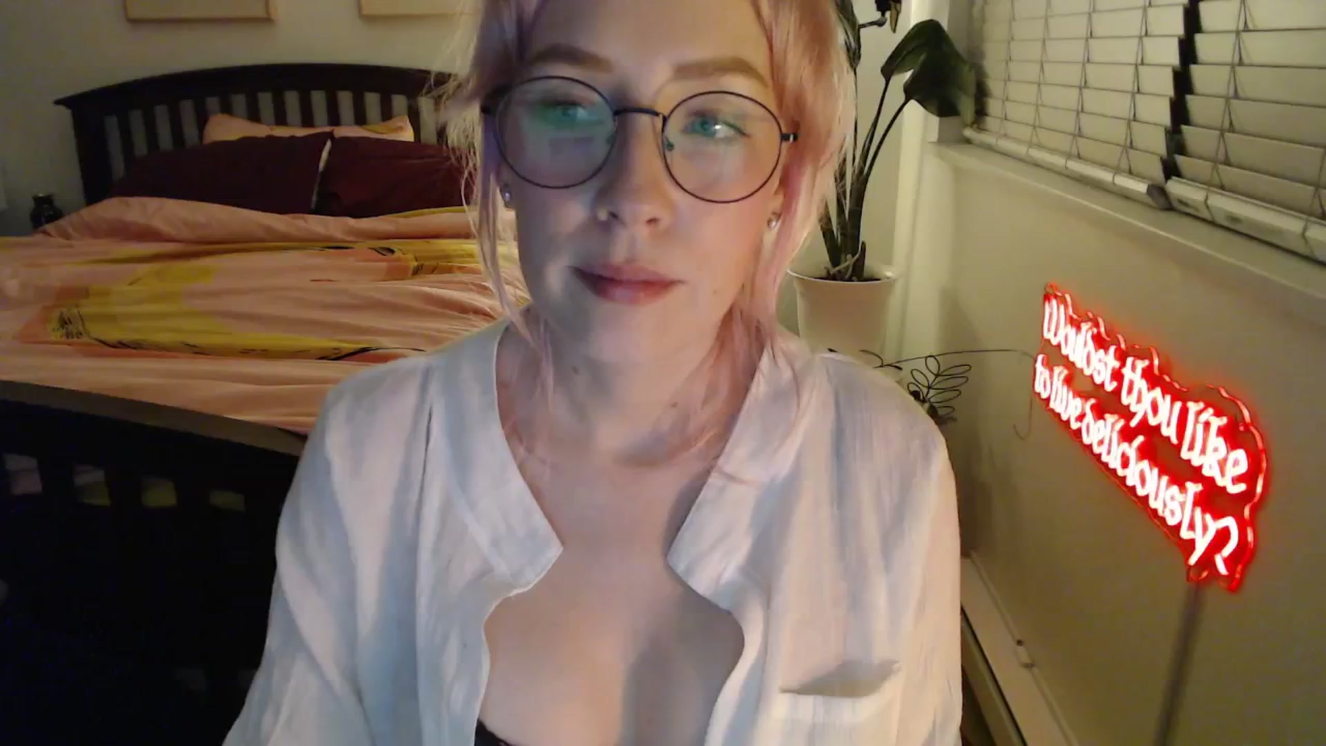 Gallery image thumbnail from NahlaHoney's myfreecams stream on, 11/13/2025, 03:26 image 17 of 20