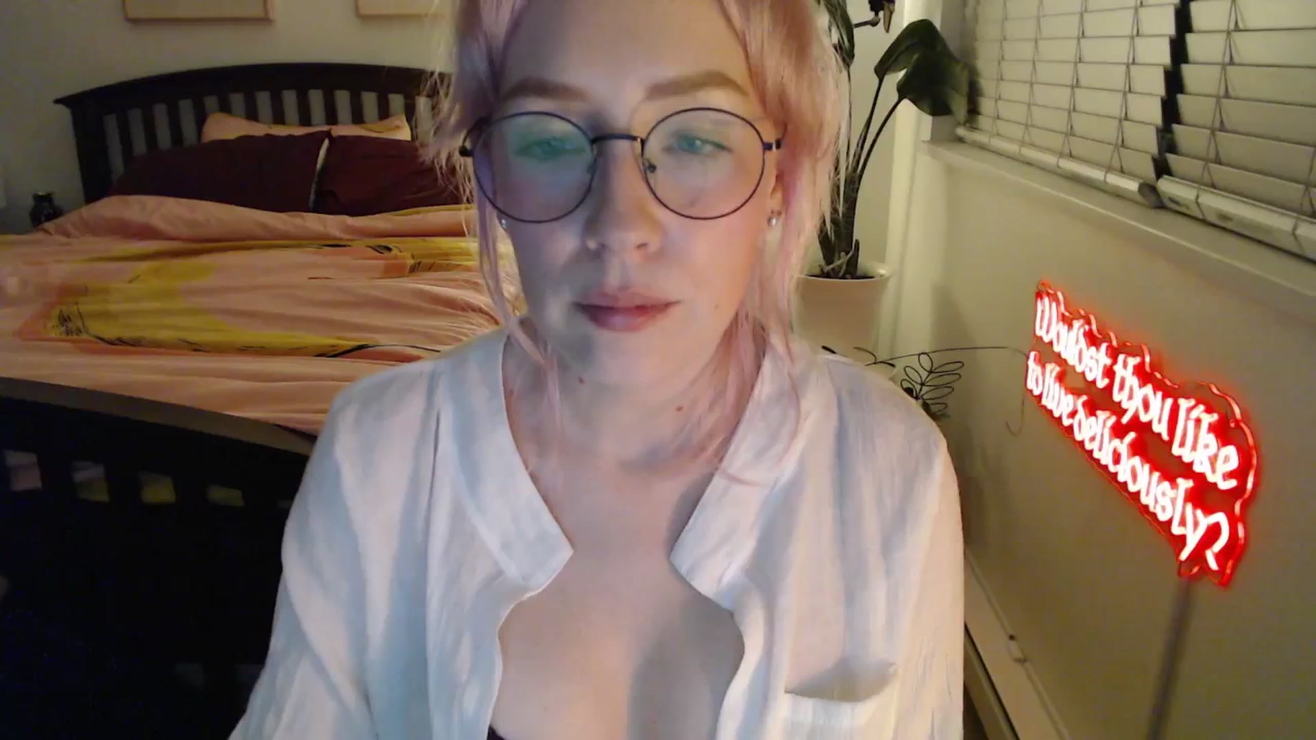 Gallery image thumbnail from NahlaHoney's myfreecams stream on, 11/13/2025, 03:26 image 18 of 20