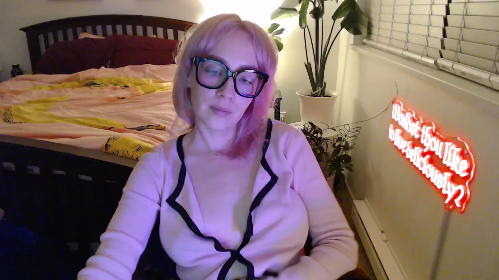 Gallery image thumbnail from NahlaHoney's myfreecams stream on, 11/14/2025, 06:09 image 6 of 20