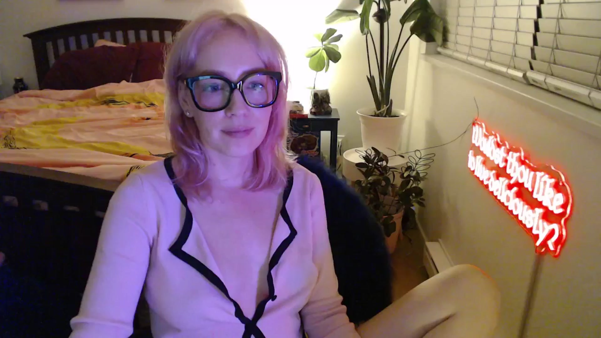 Gallery image thumbnail from NahlaHoney's myfreecams stream on, 11/14/2025, 06:09 image 16 of 20