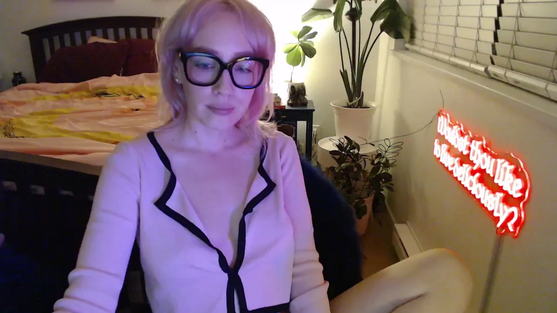 Gallery image thumbnail from NahlaHoney's myfreecams stream on, 11/14/2025, 06:09 image 8 of 20