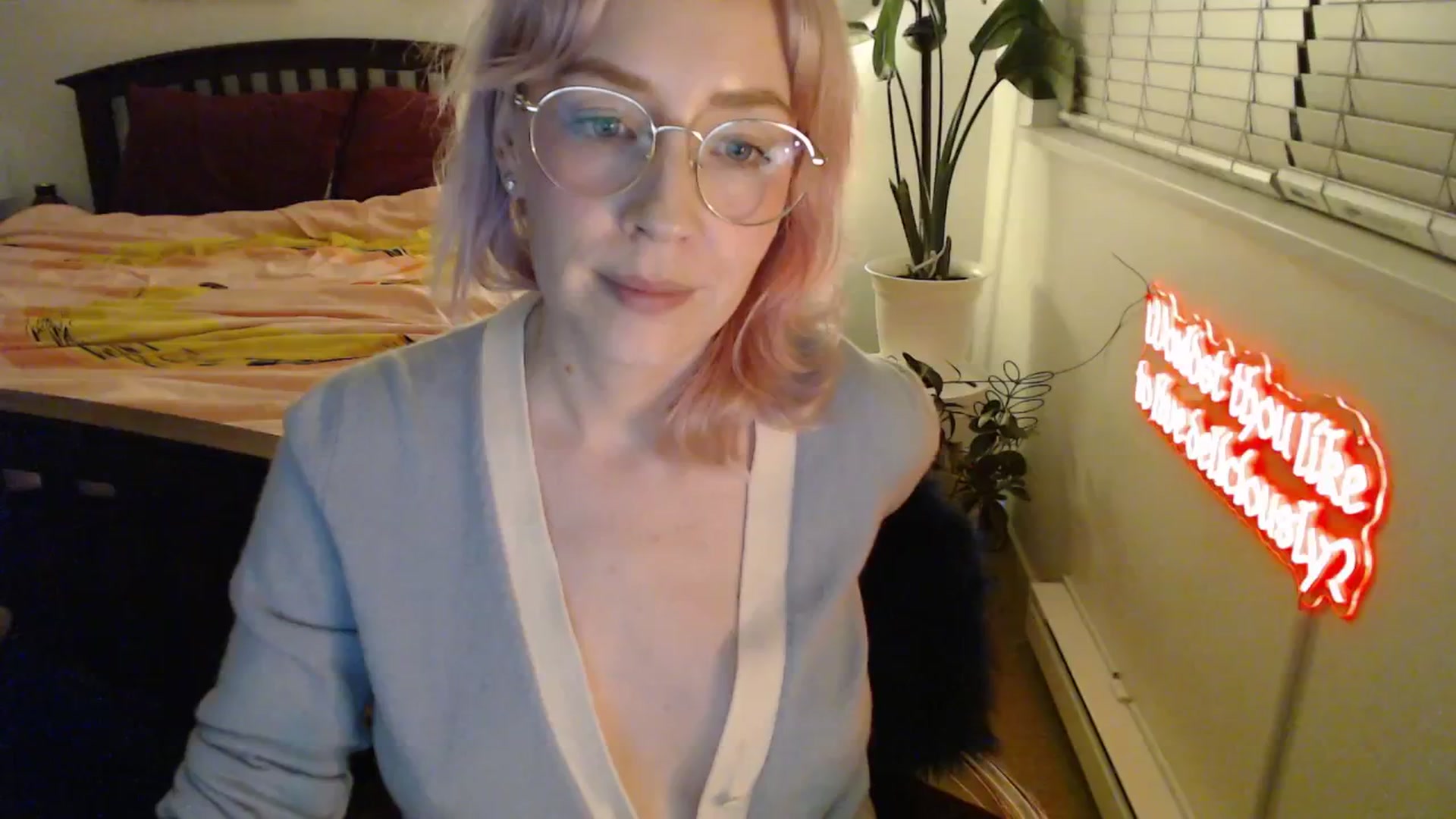Gallery image thumbnail from NahlaHoney's myfreecams stream on, 11/19/2025, 04:39 image 2 of 20