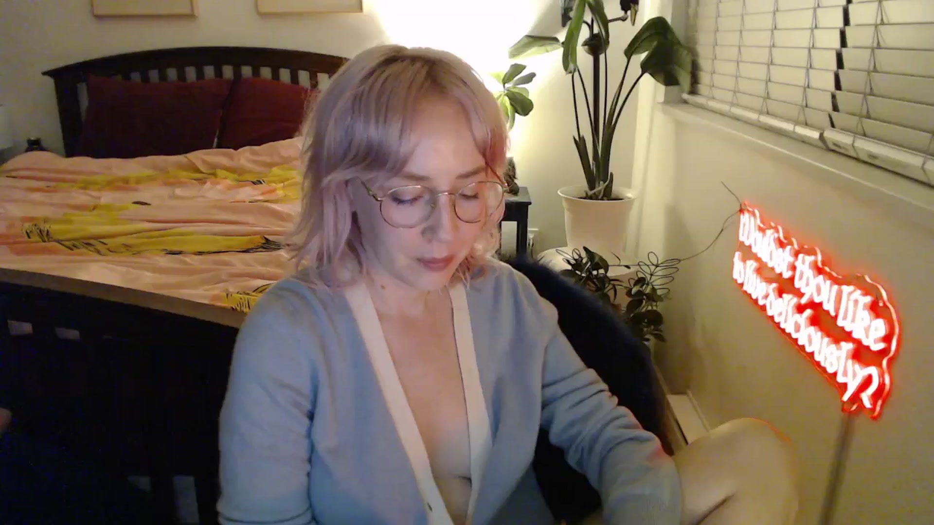 Gallery image thumbnail from NahlaHoney's myfreecams stream on, 11/19/2025, 04:39 image 9 of 20