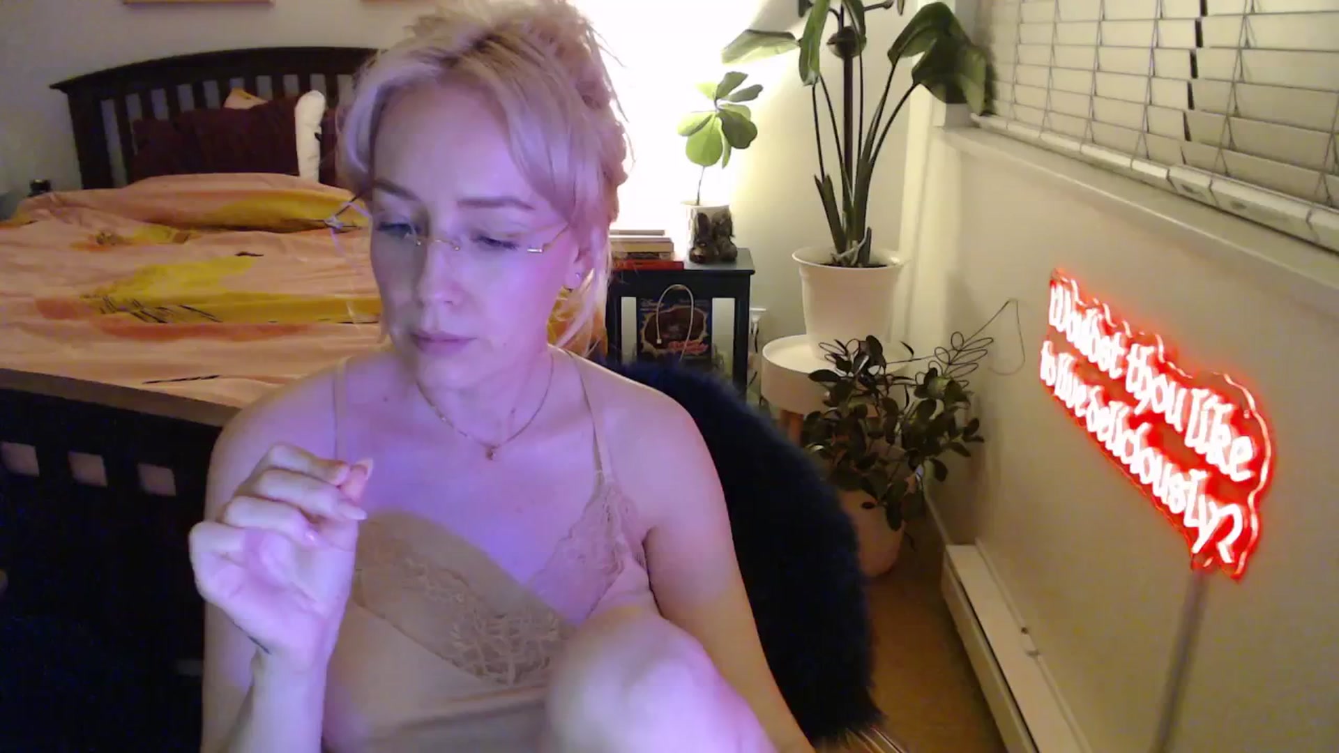 Gallery image thumbnail from NahlaHoney's myfreecams stream on, 11/24/2025, 04:54 image 17 of 20