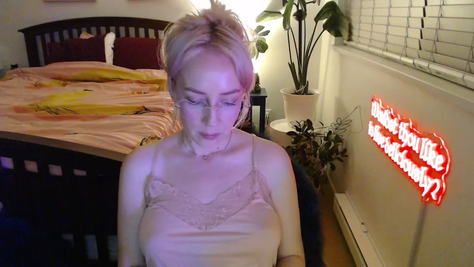 Gallery image thumbnail from NahlaHoney's myfreecams stream on, 11/24/2025, 04:54 image 16 of 20