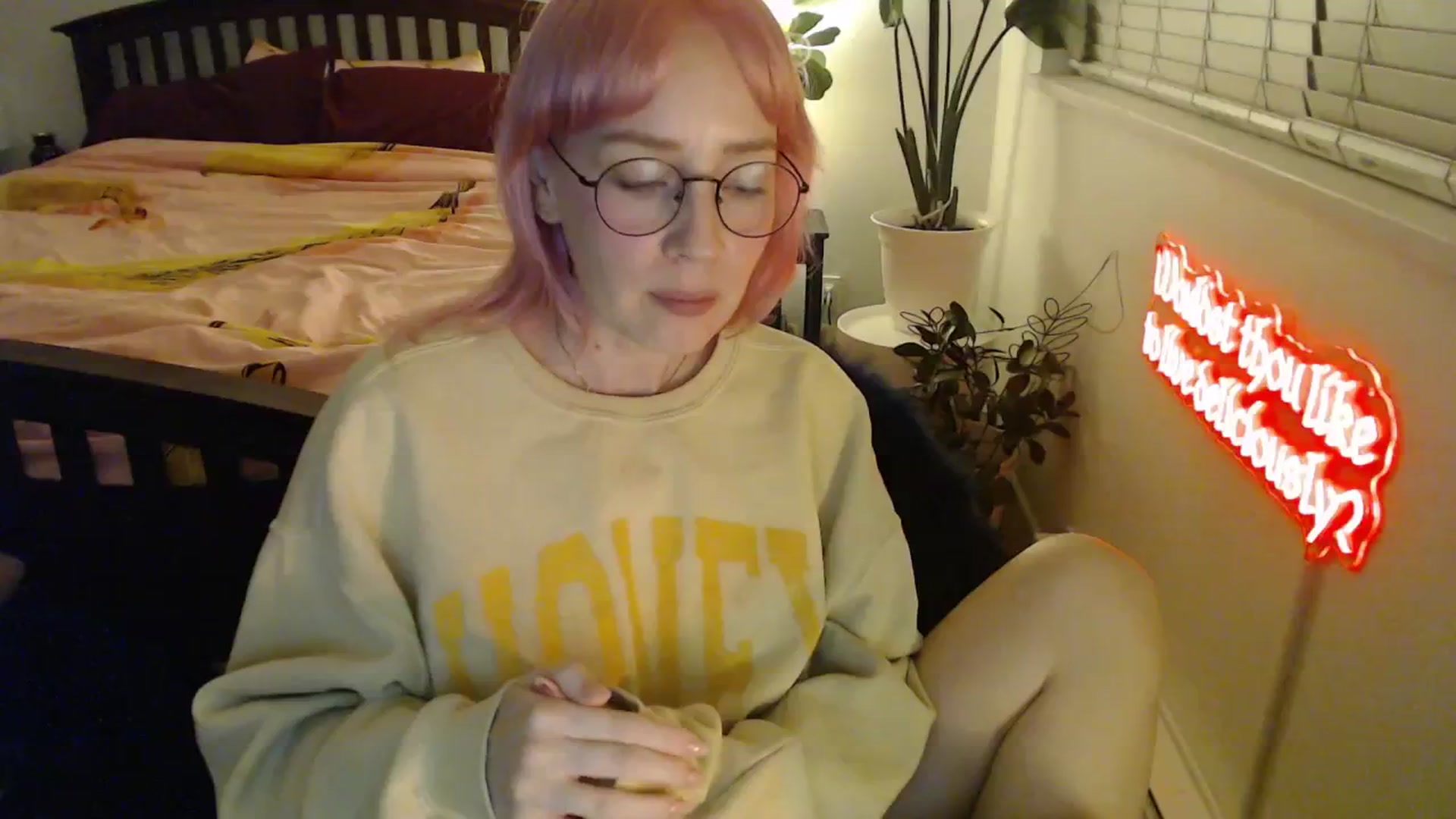 Gallery image thumbnail from NahlaHoney's myfreecams stream on, 11/26/2025, 05:55 image 15 of 20