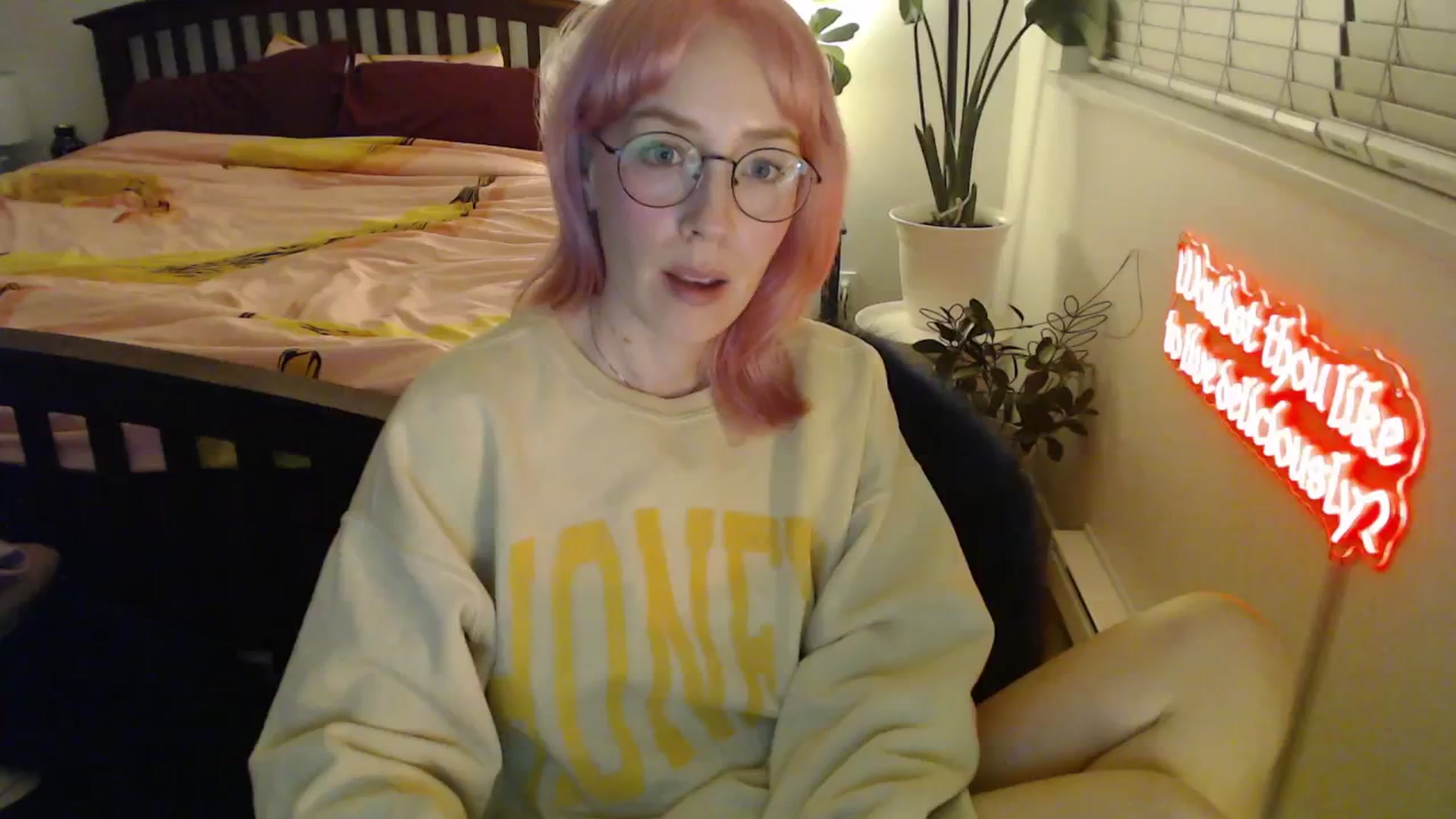 Gallery image thumbnail from NahlaHoney's myfreecams stream on, 11/26/2025, 05:55 image 1 of 20