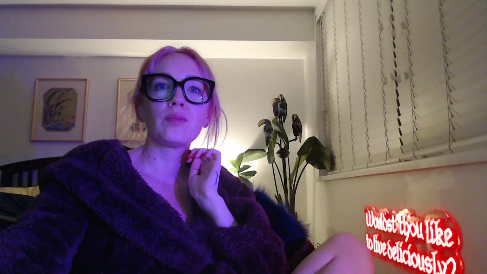 Gallery image thumbnail from NahlaHoney's myfreecams stream on, 01/15/2026, 05:27 image 17 of 20