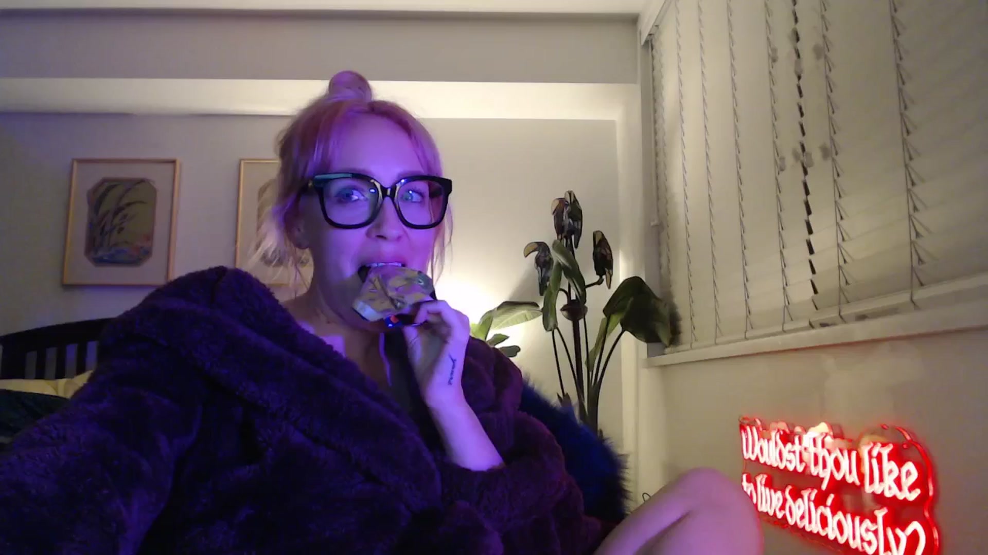 Gallery image thumbnail from NahlaHoney's myfreecams stream on, 01/15/2026, 05:27 image 1 of 20