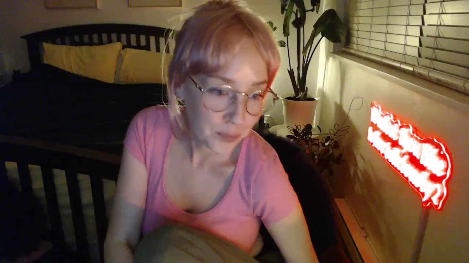 Gallery image thumbnail from NahlaHoney's myfreecams stream on, 01/21/2026, 05:21 image 19 of 20