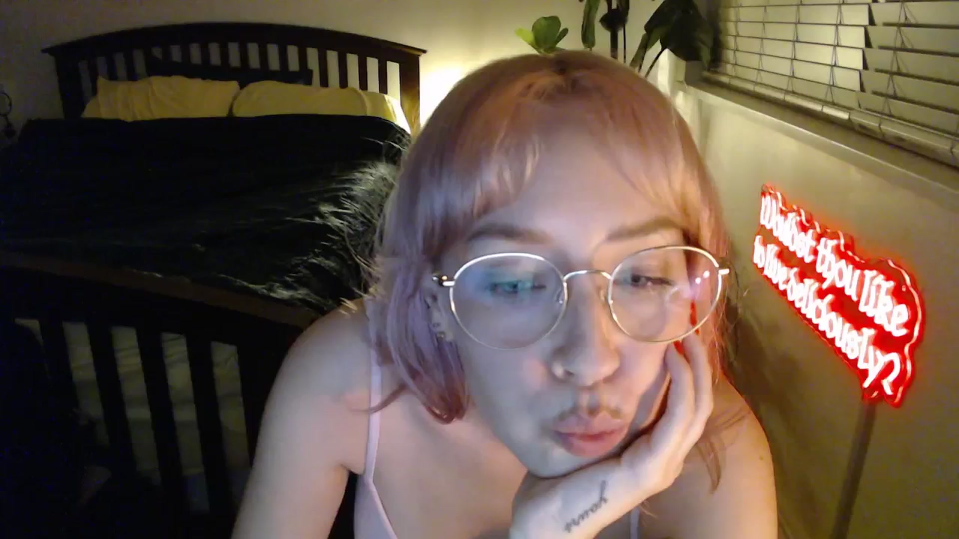 Gallery image thumbnail from NahlaHoney's myfreecams stream on, 01/22/2026, 04:34 image 9 of 20
