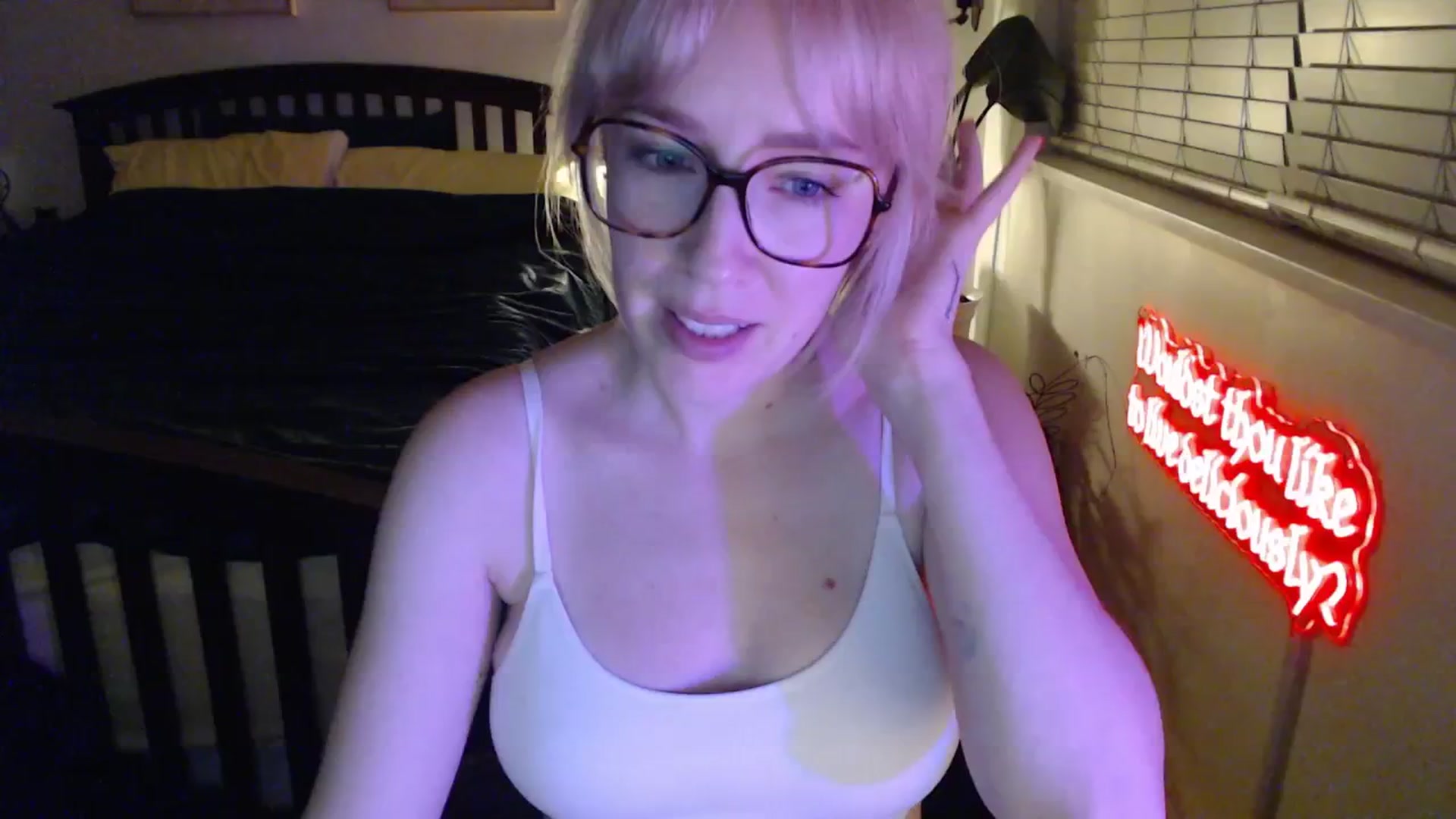 Gallery image thumbnail from NahlaHoney's myfreecams stream on, 02/04/2026, 03:16 image 12 of 20