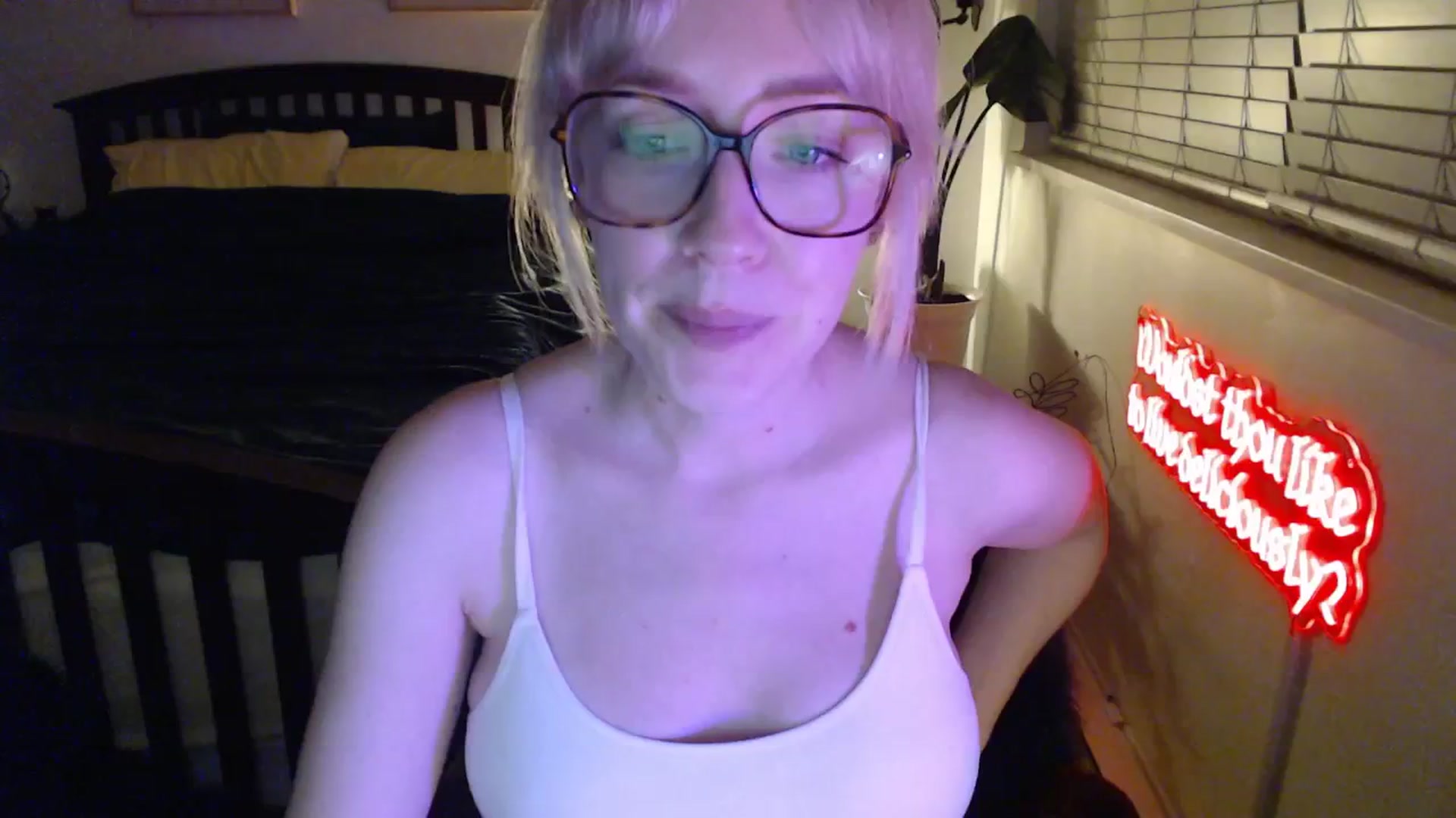 Gallery image thumbnail from NahlaHoney's myfreecams stream on, 02/04/2026, 03:16 image 14 of 20