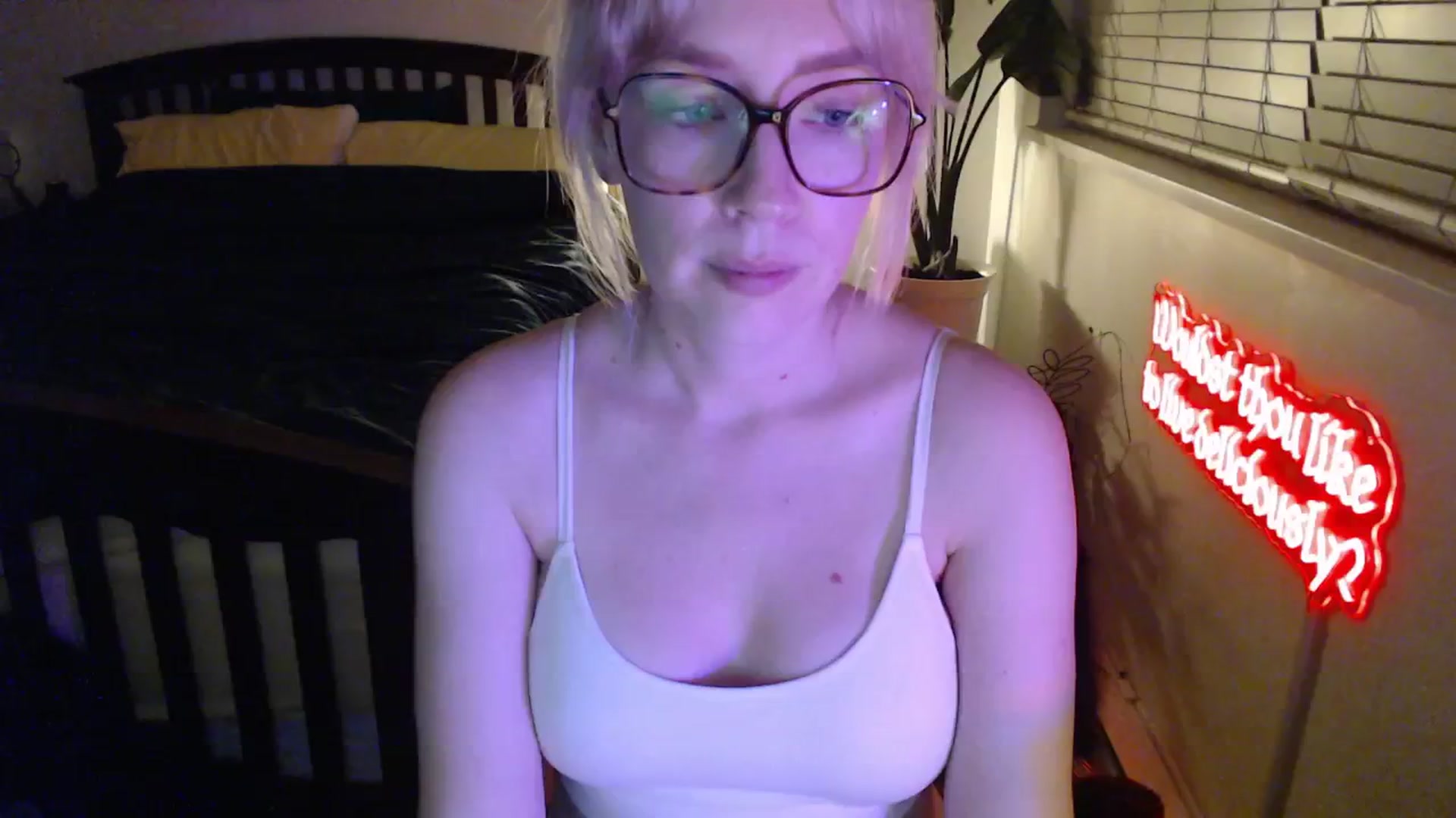 Gallery image thumbnail from NahlaHoney's myfreecams stream on, 02/04/2026, 04:38 image 17 of 20