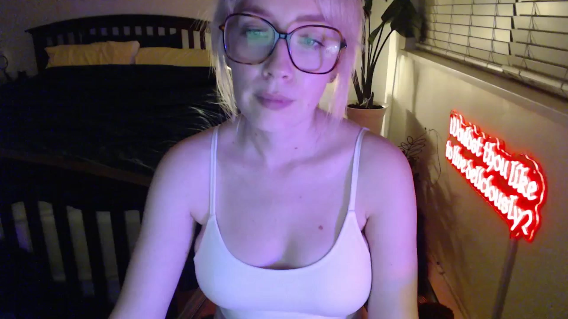 Gallery image thumbnail from NahlaHoney's myfreecams stream on, 02/04/2026, 04:38 image 18 of 20