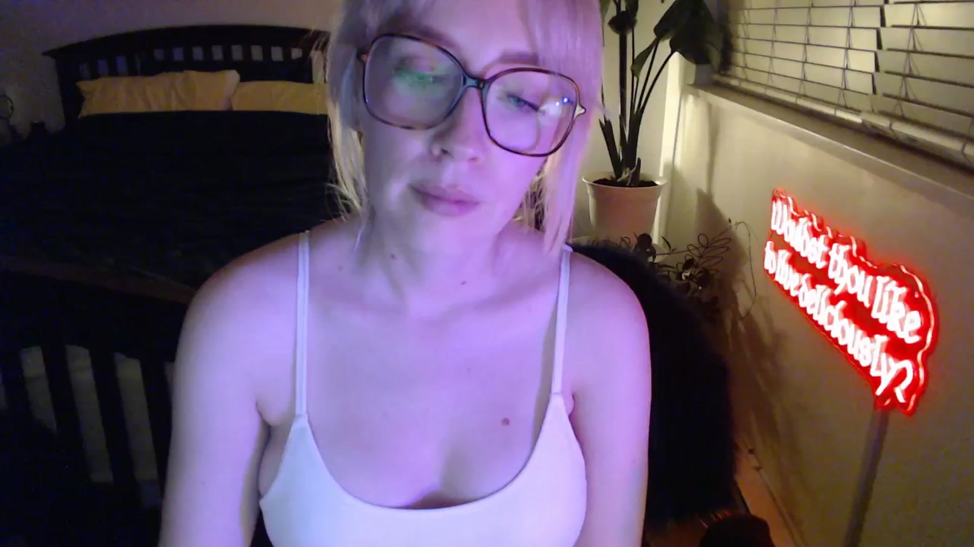 Gallery image thumbnail from NahlaHoney's myfreecams stream on, 02/04/2026, 04:38 image 14 of 20