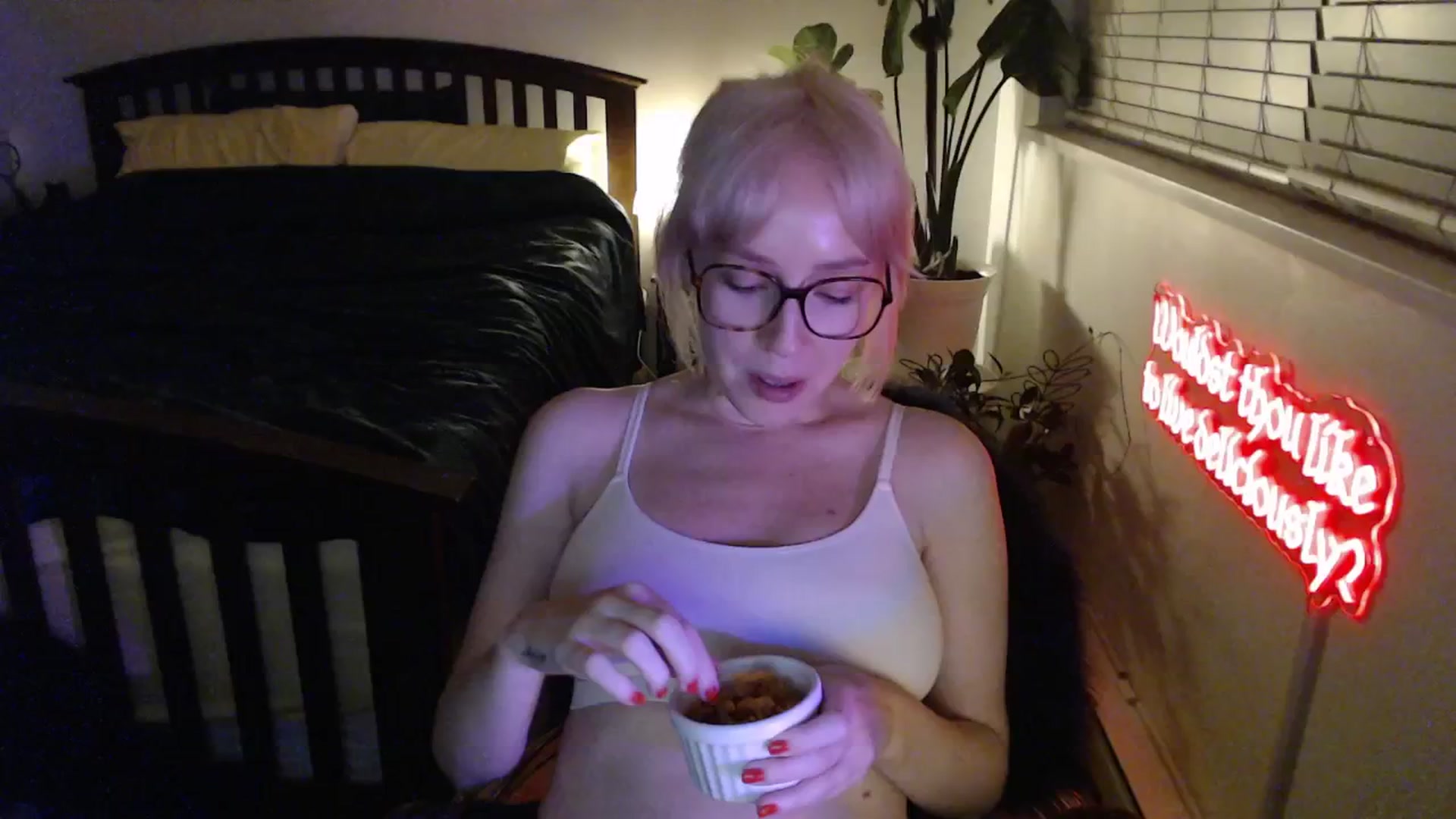 Gallery image thumbnail from NahlaHoney's myfreecams stream on, 02/04/2026, 04:38 image 5 of 20