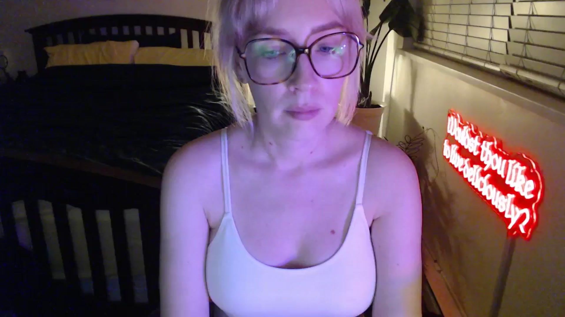 Gallery image thumbnail from NahlaHoney's myfreecams stream on, 02/04/2026, 04:38 image 4 of 20