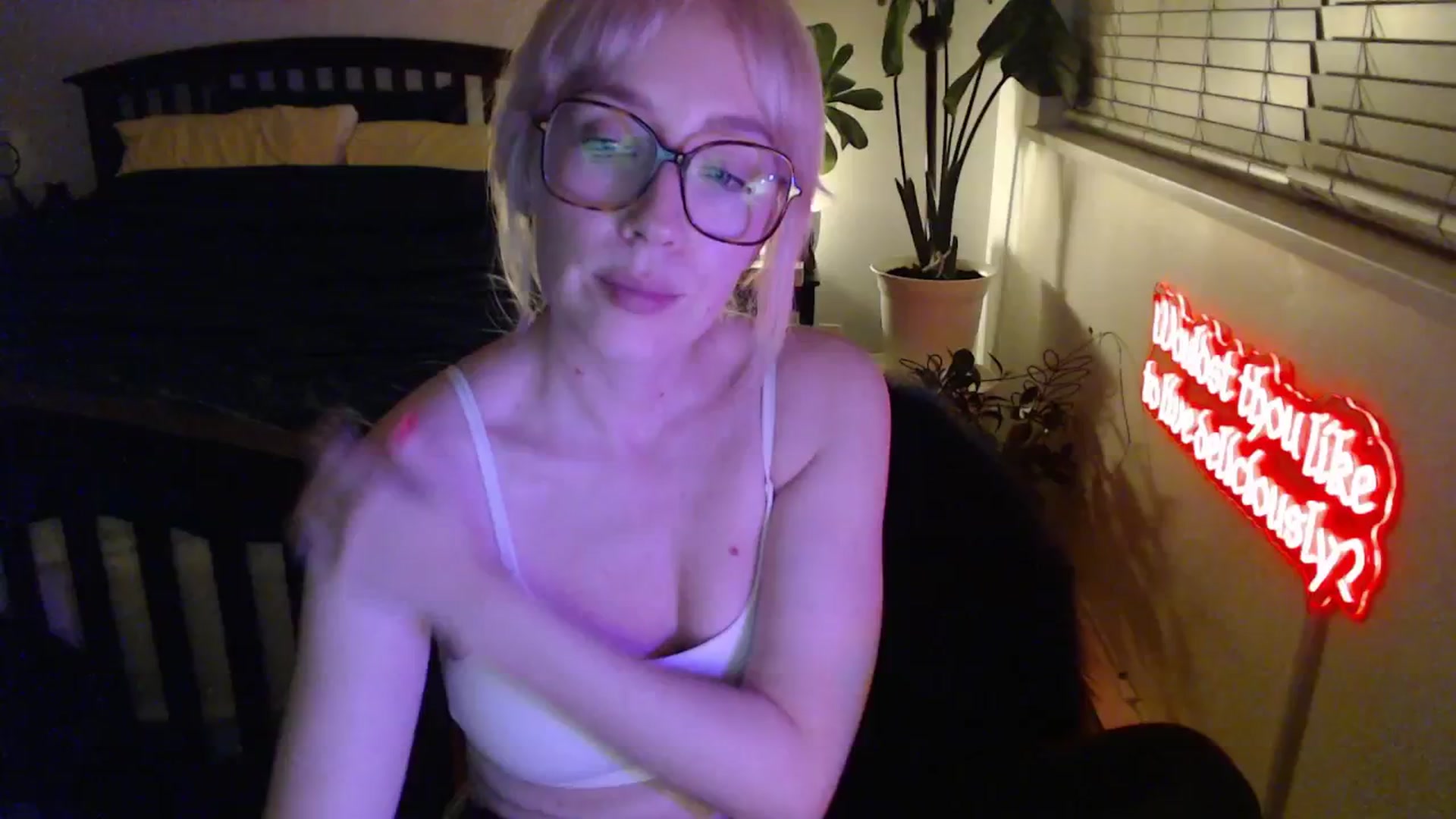 Gallery image thumbnail from NahlaHoney's myfreecams stream on, 02/04/2026, 04:38 image 10 of 20
