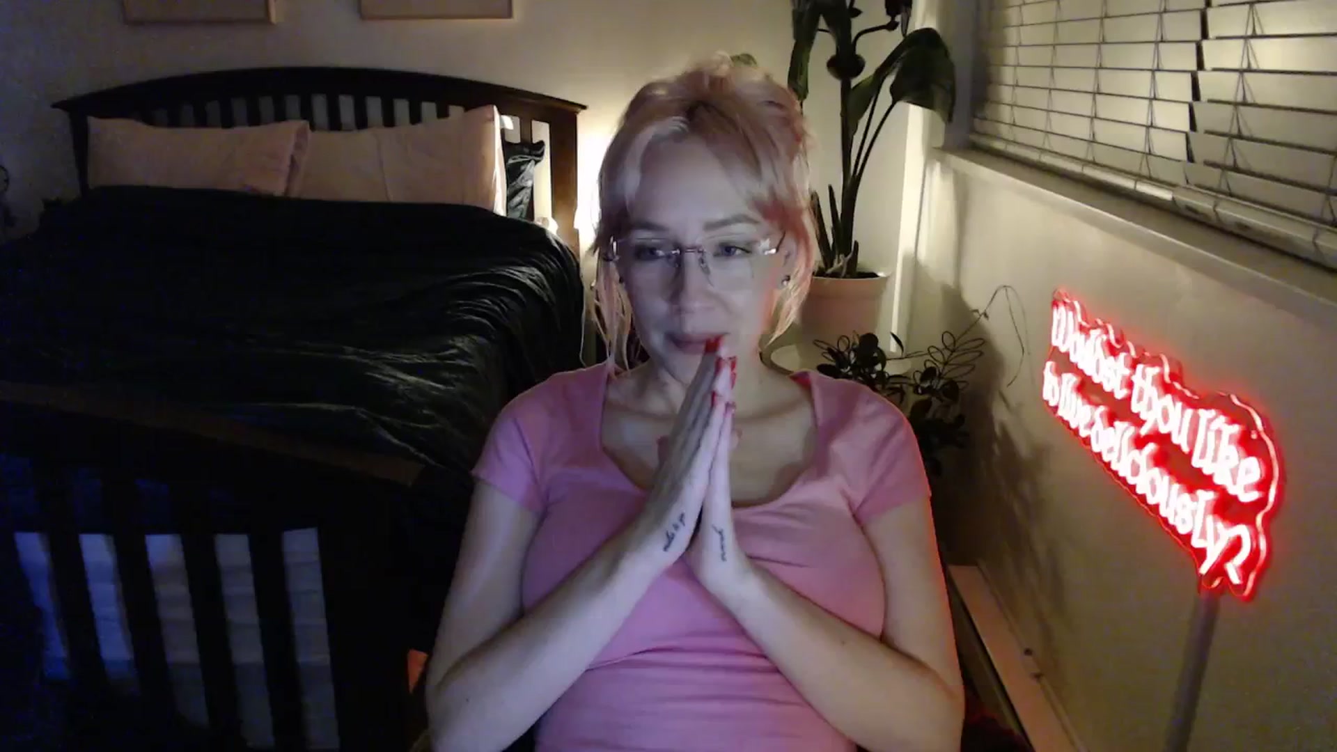 Gallery image thumbnail from NahlaHoney's myfreecams stream on, 02/19/2026, 05:35 image 6 of 20