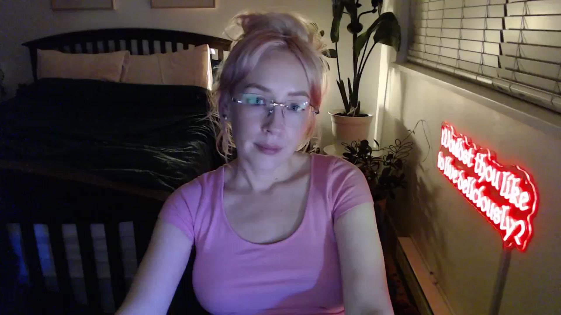 Gallery image thumbnail from NahlaHoney's myfreecams stream on, 02/19/2026, 05:35 image 4 of 20