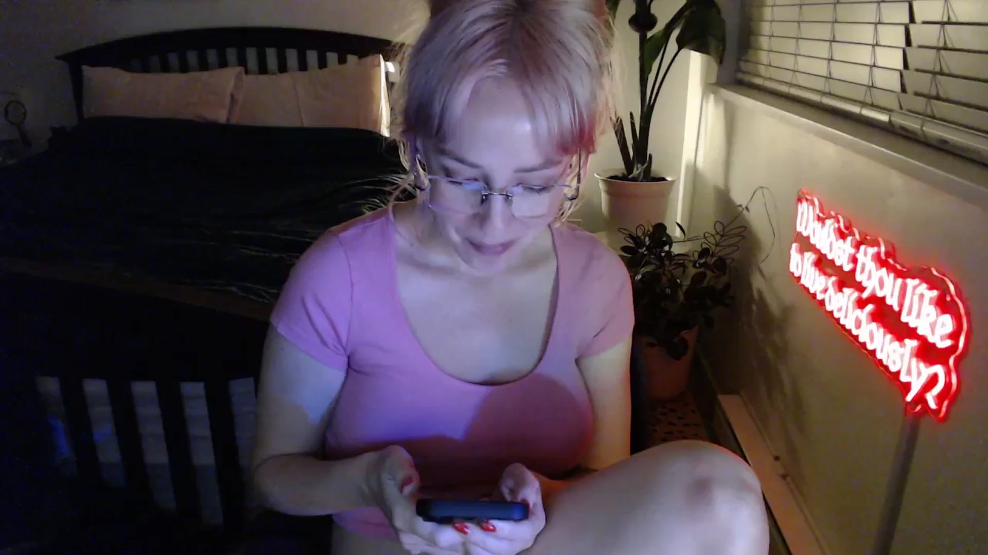 Gallery image thumbnail from NahlaHoney's myfreecams stream on, 02/19/2026, 05:35 image 17 of 20