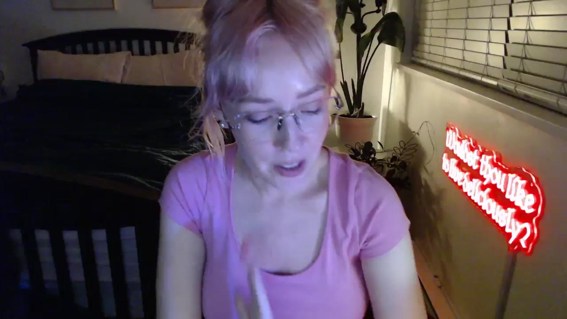 Gallery image thumbnail from NahlaHoney's myfreecams stream on, 02/19/2026, 05:35 image 7 of 20
