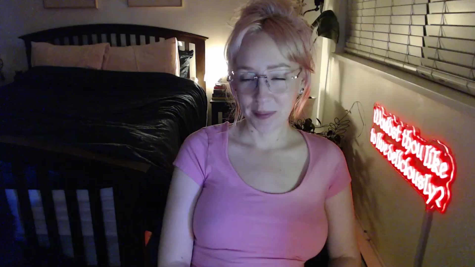 Gallery image thumbnail from NahlaHoney's myfreecams stream on, 02/19/2026, 05:35 image 5 of 20