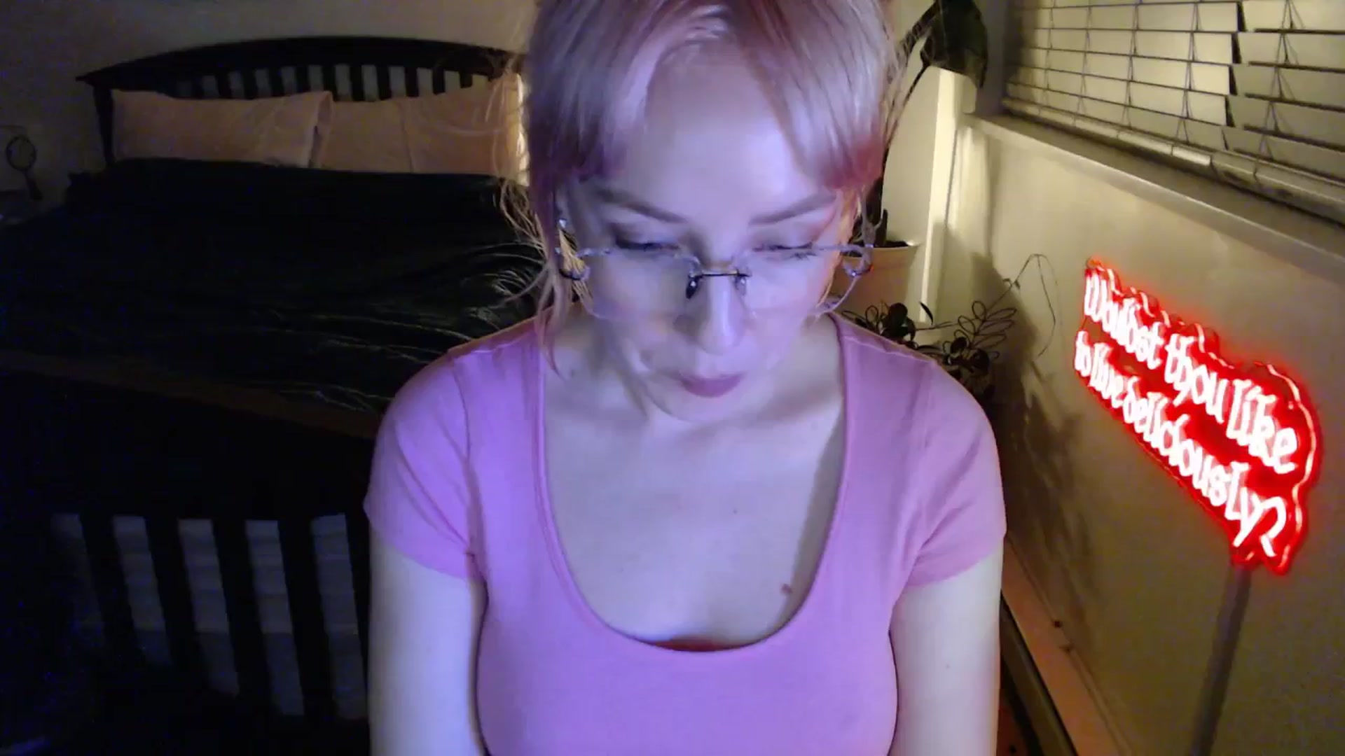 Gallery image thumbnail from NahlaHoney's myfreecams stream on, 02/19/2026, 05:35 image 14 of 20