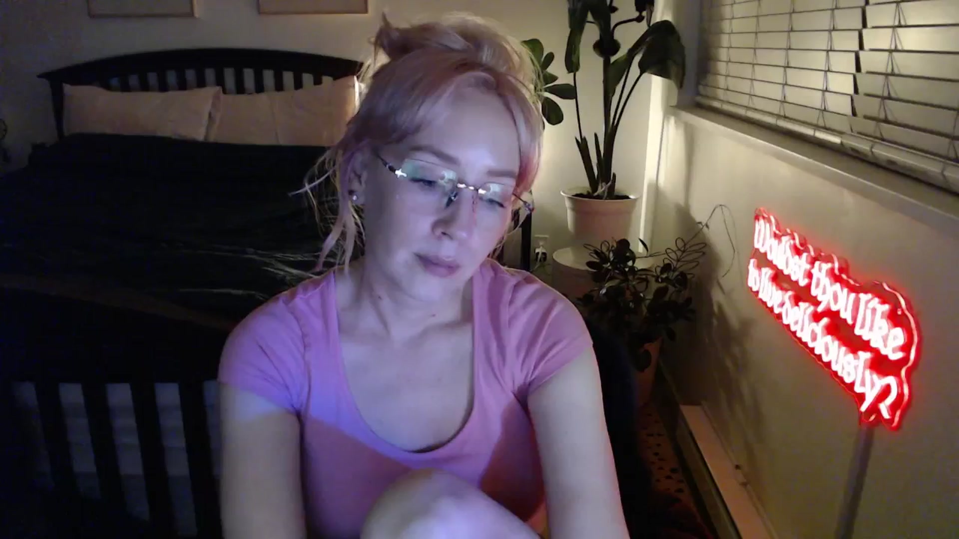 Gallery image thumbnail from NahlaHoney's myfreecams stream on, 02/19/2026, 05:35 image 1 of 20