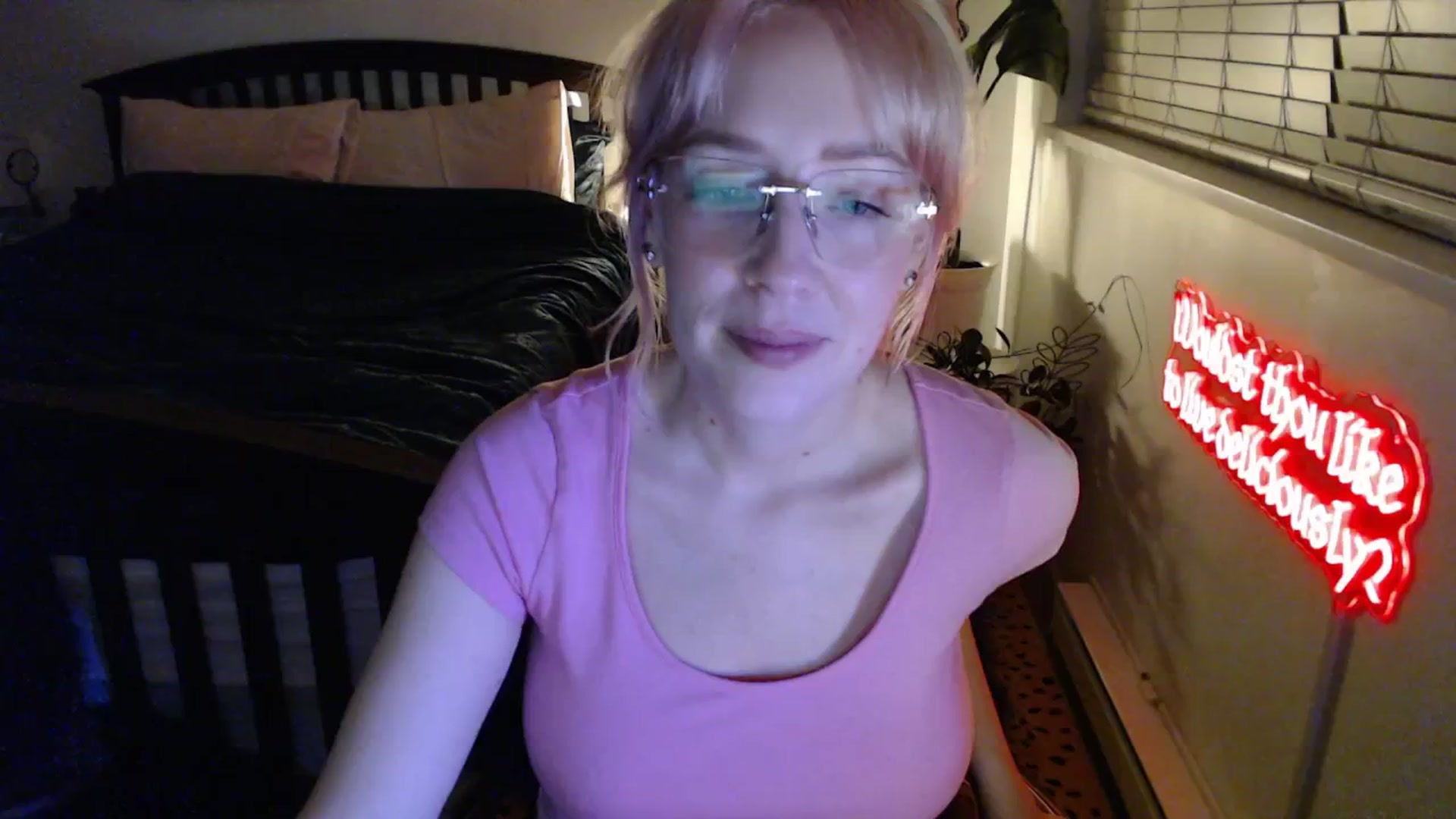 Gallery image thumbnail from NahlaHoney's myfreecams stream on, 02/19/2026, 05:35 image 16 of 20
