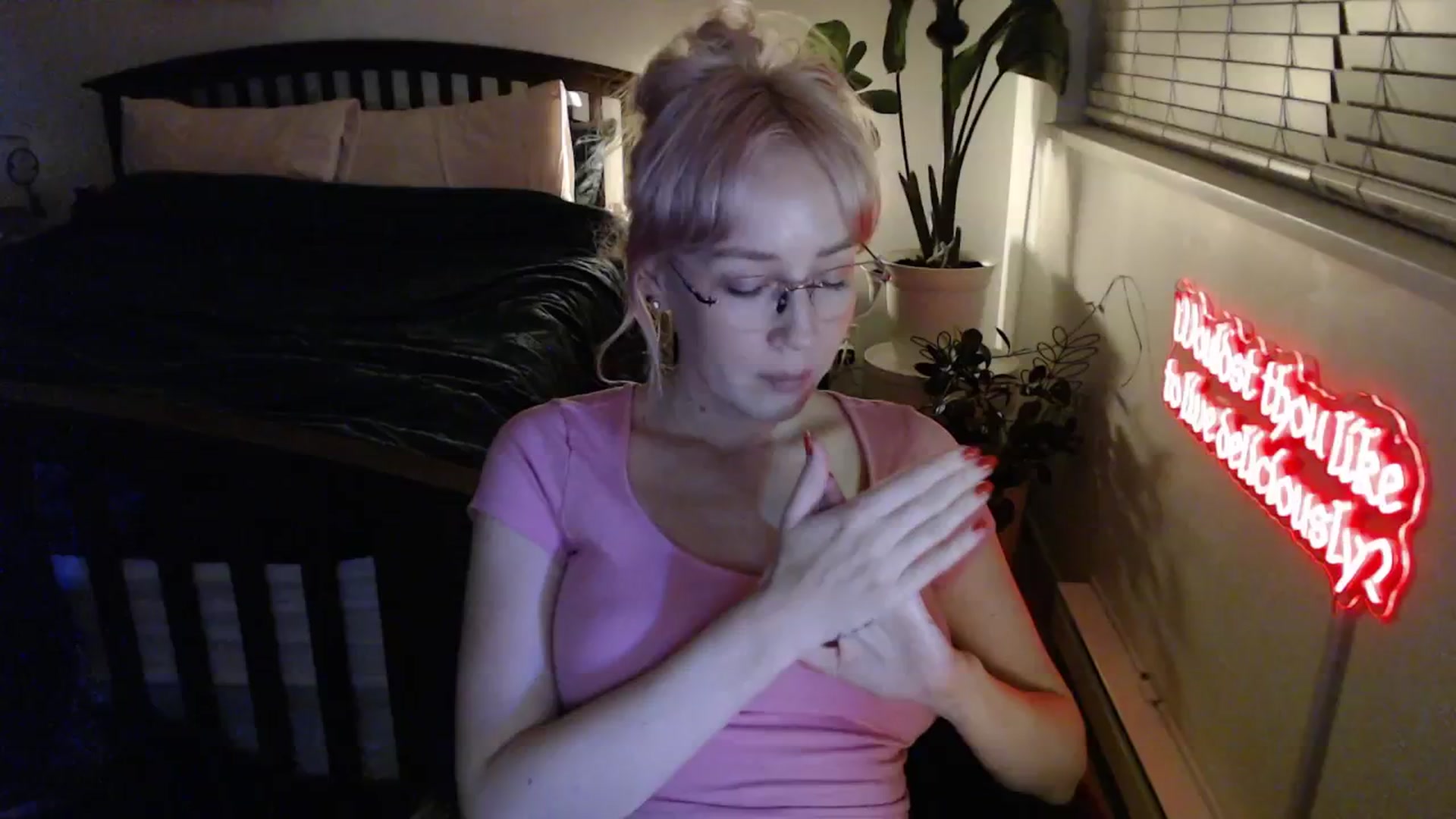 Gallery image thumbnail from NahlaHoney's myfreecams stream on, 02/19/2026, 05:35 image 19 of 20
