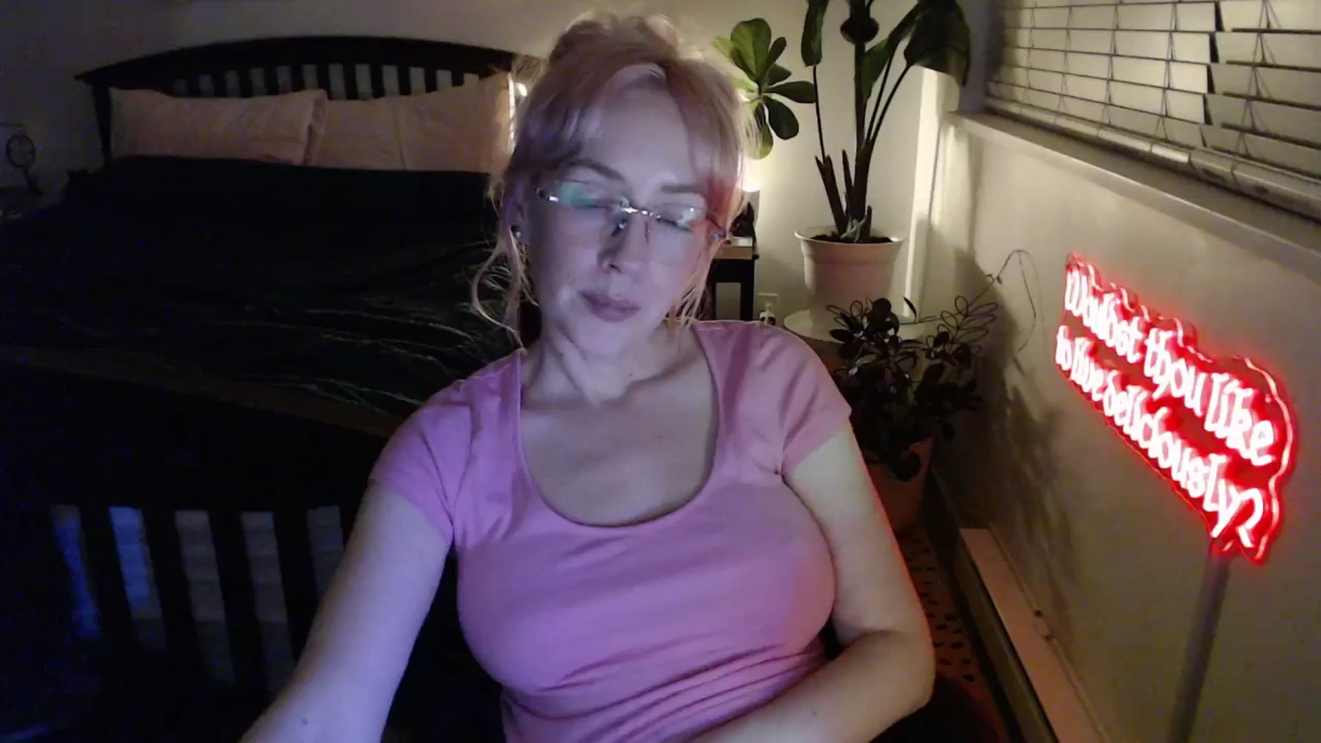 Gallery image thumbnail from NahlaHoney's myfreecams stream on, 02/19/2026, 05:35 image 20 of 20