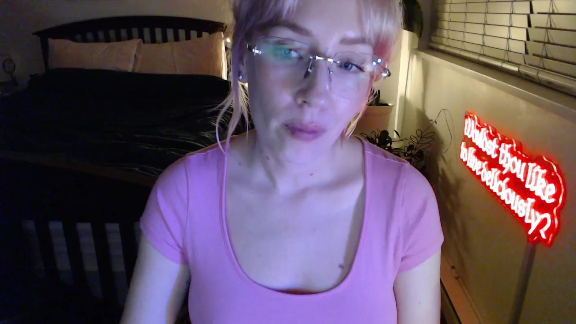 Gallery image thumbnail from NahlaHoney's myfreecams stream on, 02/19/2026, 05:35 image 15 of 20