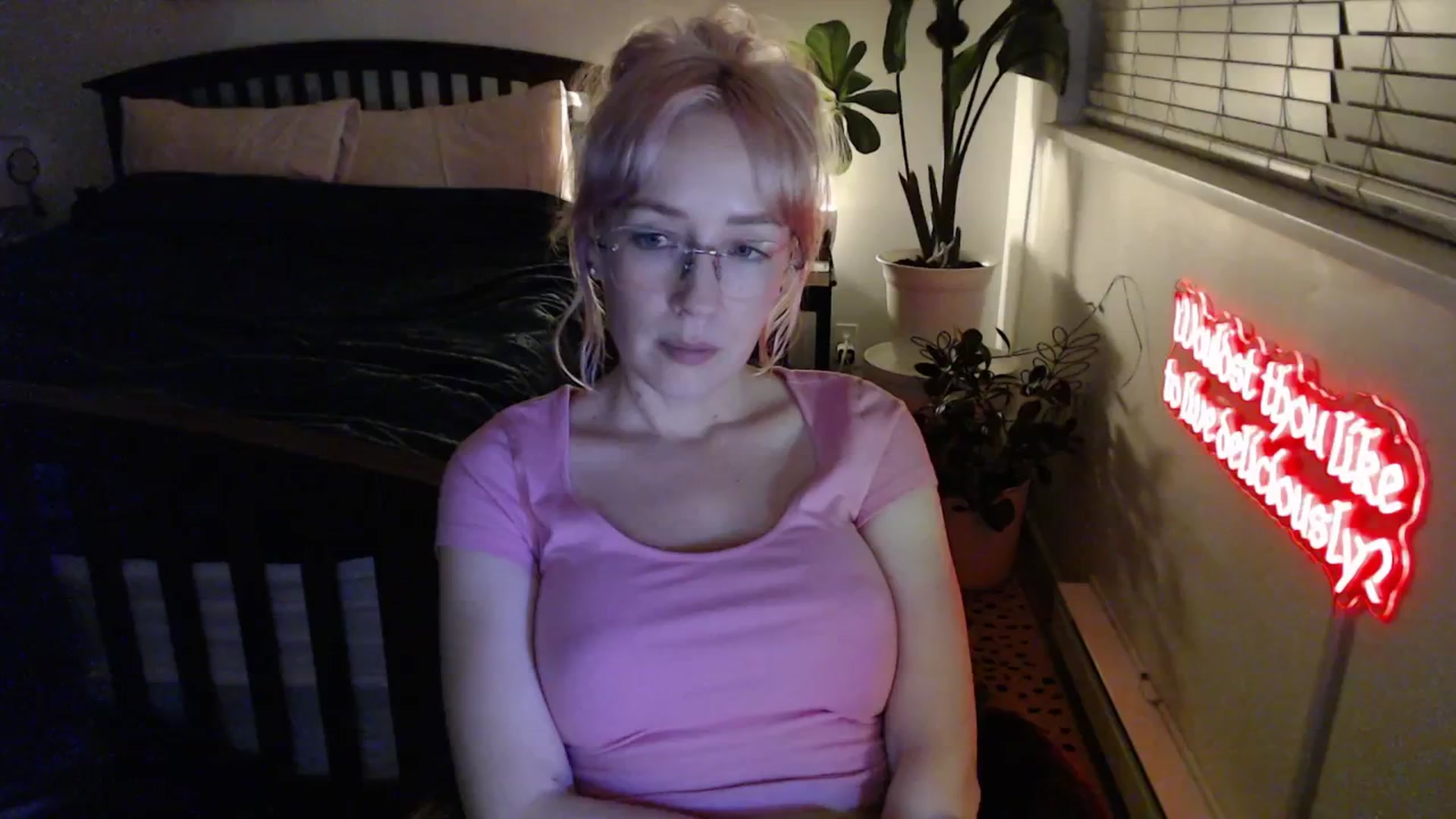 Gallery image thumbnail from NahlaHoney's myfreecams stream on, 02/19/2026, 05:35 image 18 of 20