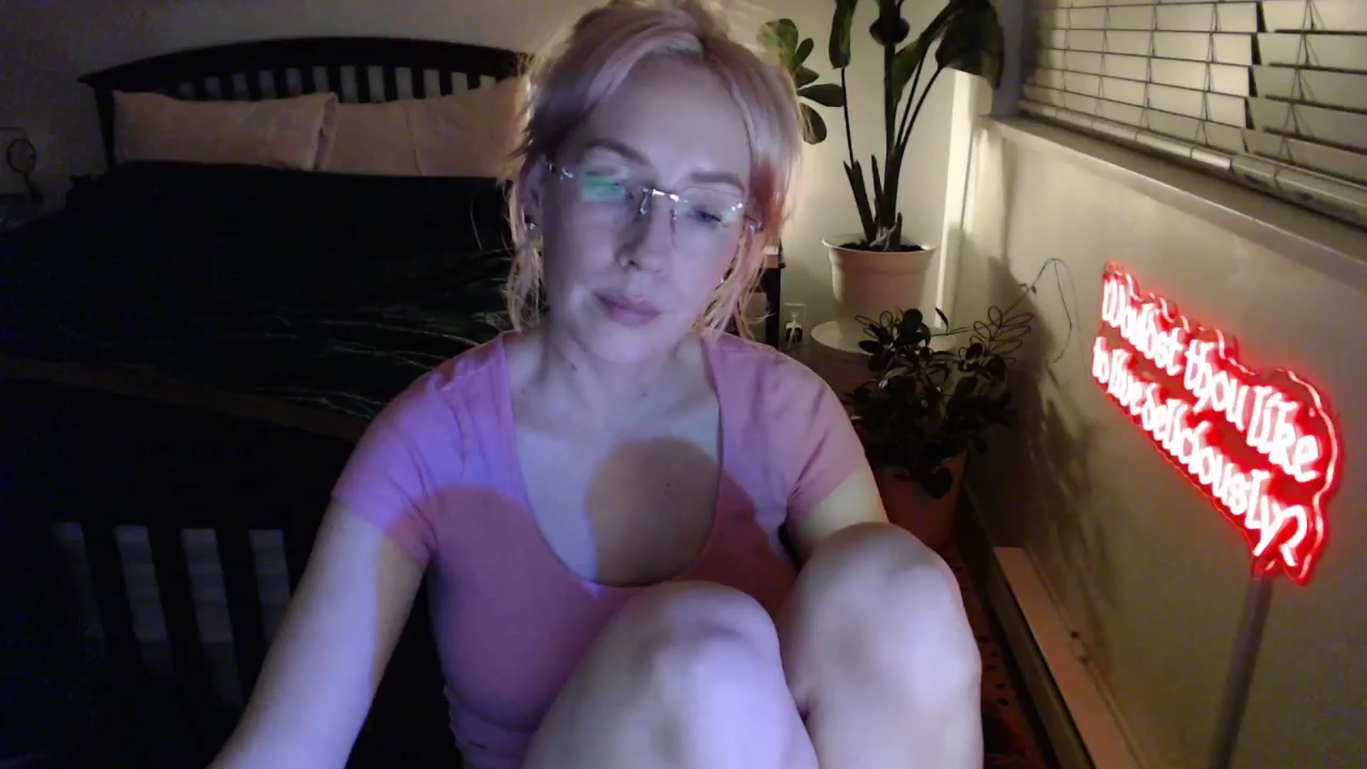 Gallery image thumbnail from NahlaHoney's myfreecams stream on, 02/19/2026, 06:12 image 1 of 20