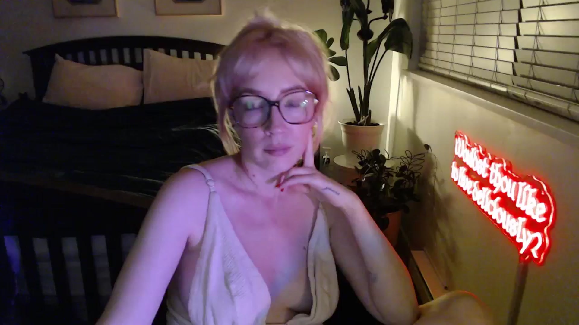 Gallery image thumbnail from NahlaHoney's myfreecams stream on, 02/20/2026, 05:30 image 3 of 20