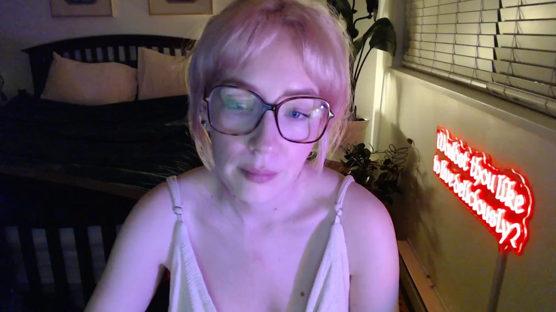 Gallery image thumbnail from NahlaHoney's myfreecams stream on, 02/20/2026, 05:30 image 2 of 20