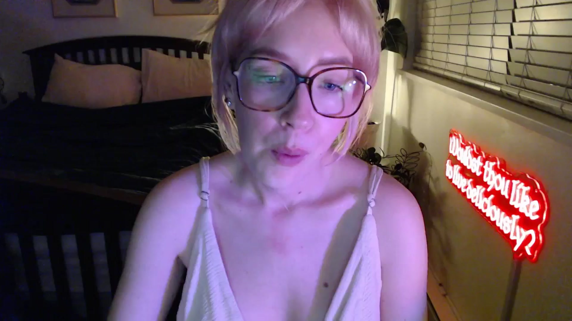 Gallery image thumbnail from NahlaHoney's myfreecams stream on, 02/20/2026, 05:30 image 1 of 20