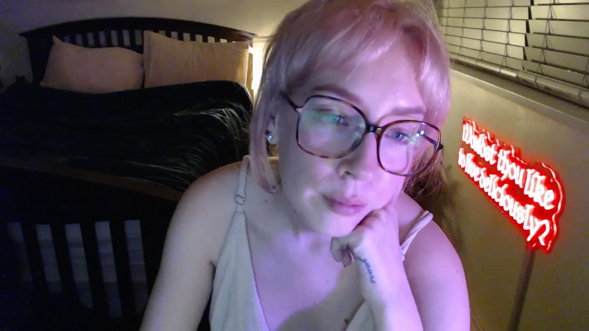 Gallery image thumbnail from NahlaHoney's myfreecams stream on, 02/20/2026, 05:30 image 8 of 20